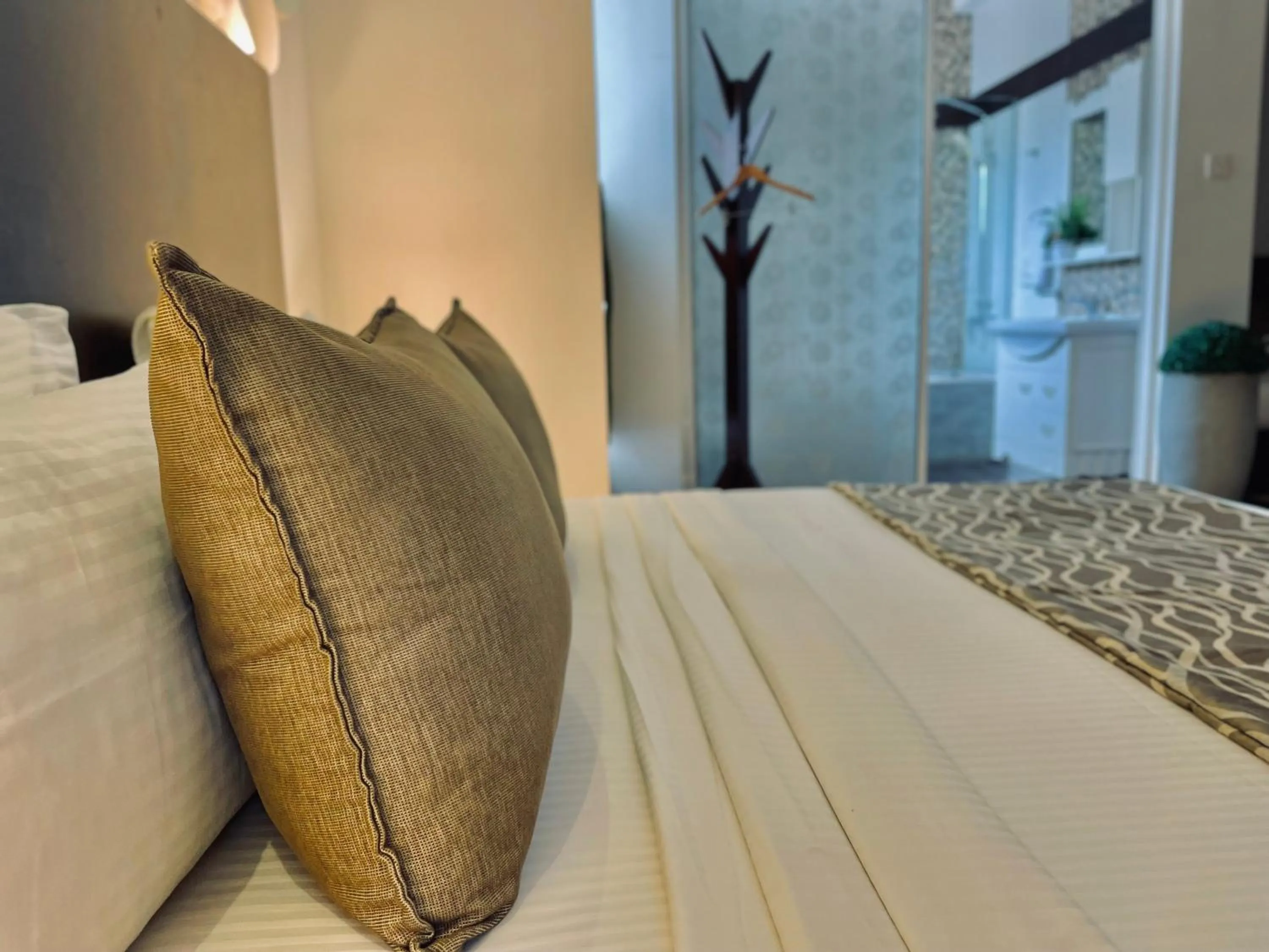 Bed in 8 Plus Motels