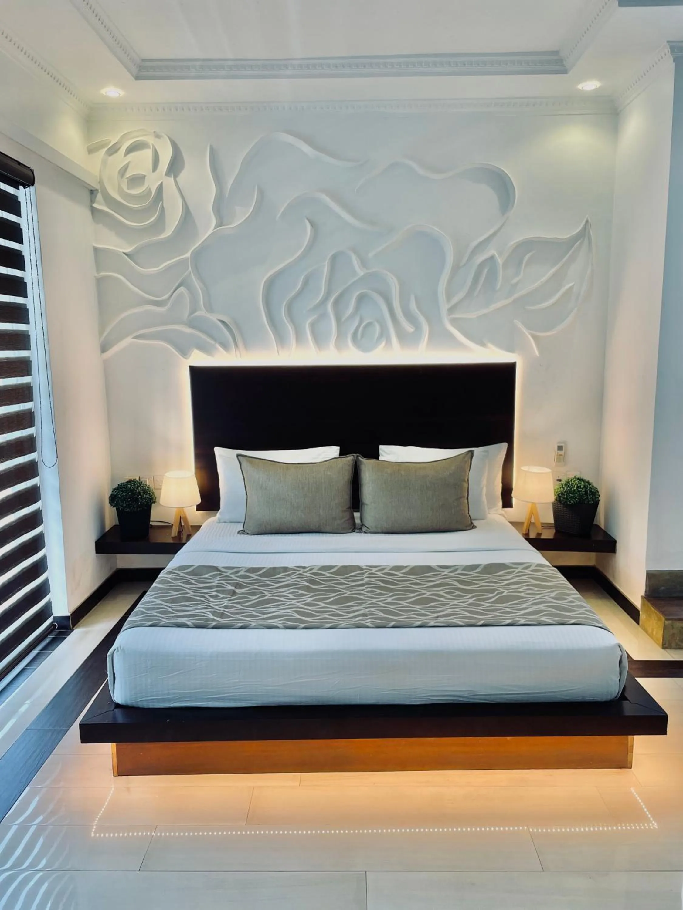 Bed in 8 Plus Motels