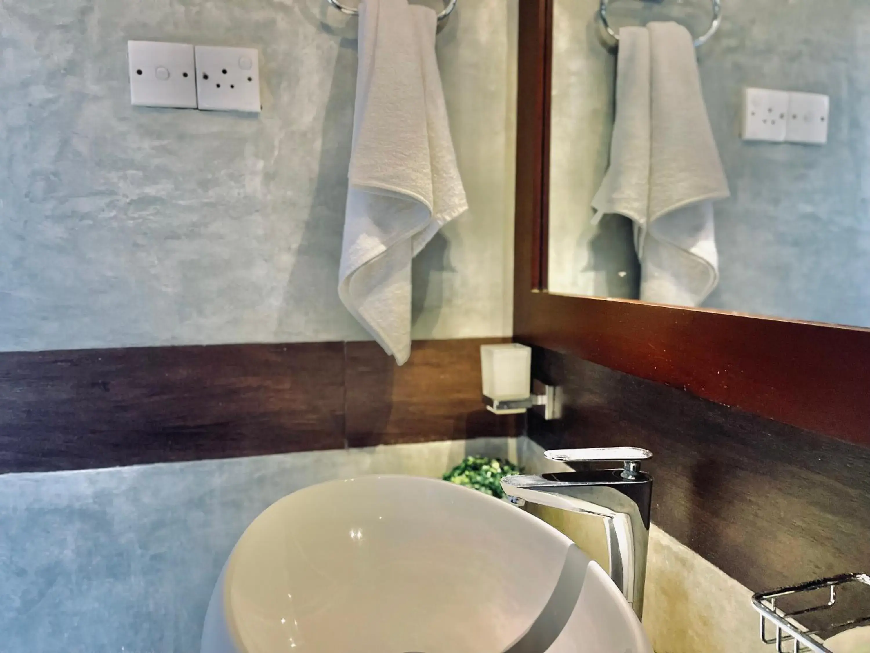 Deluxe Double or Twin Room - single occupancy in 8 Plus Motels Deluxe Double or Twin Room - single occupancy in 8 Plus Motels