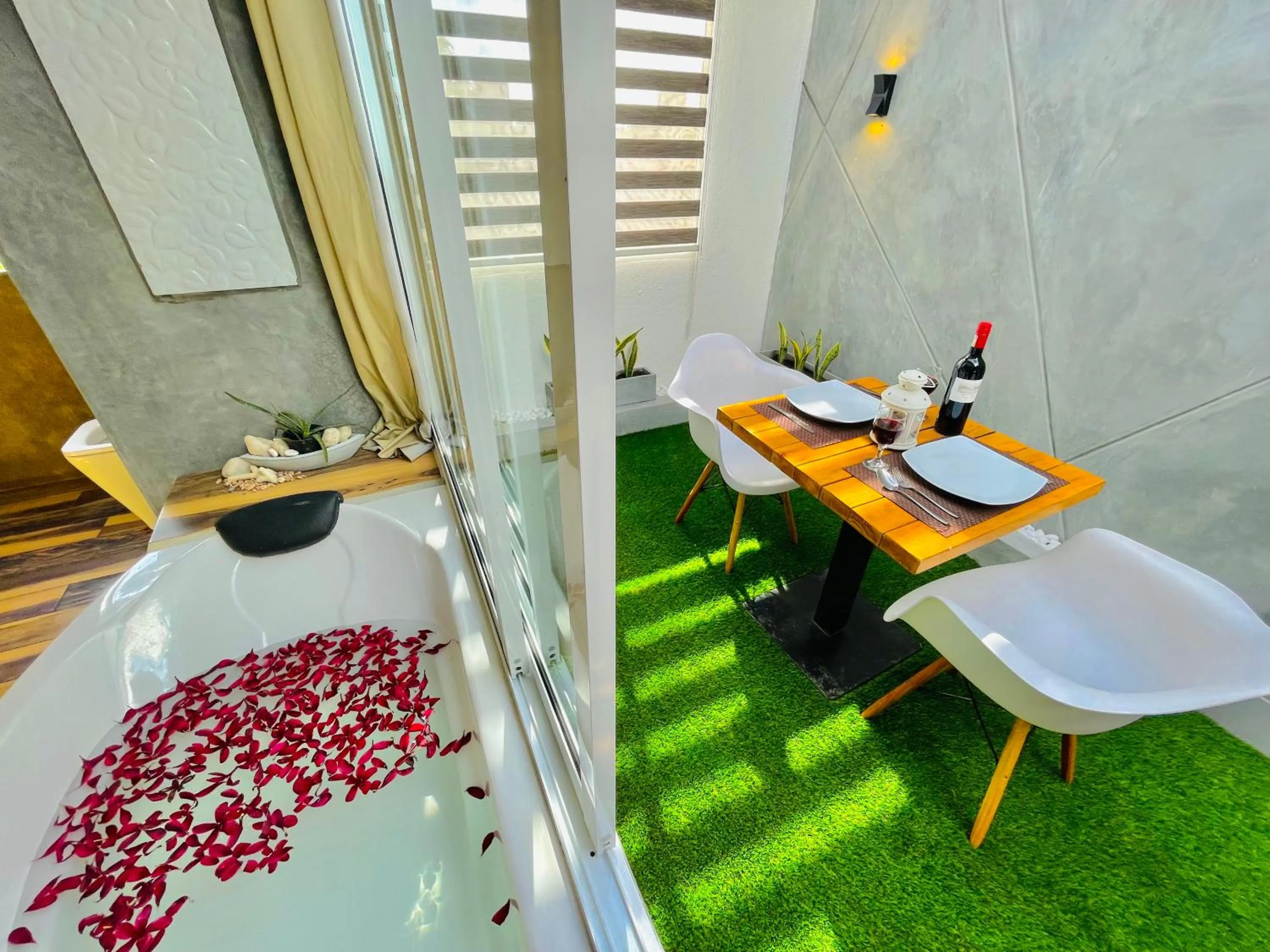 Bathroom in 8 Plus Motels