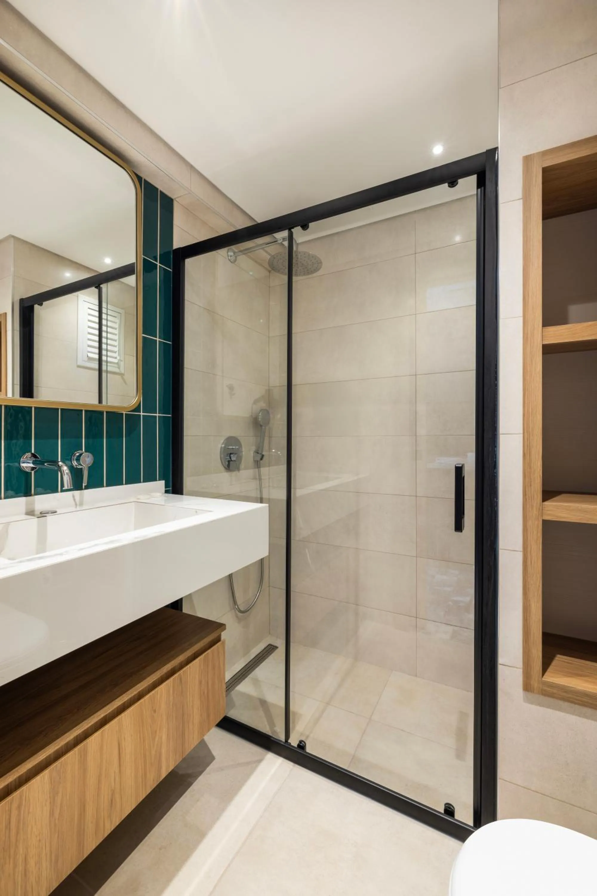 Bathroom in Club Aquarium