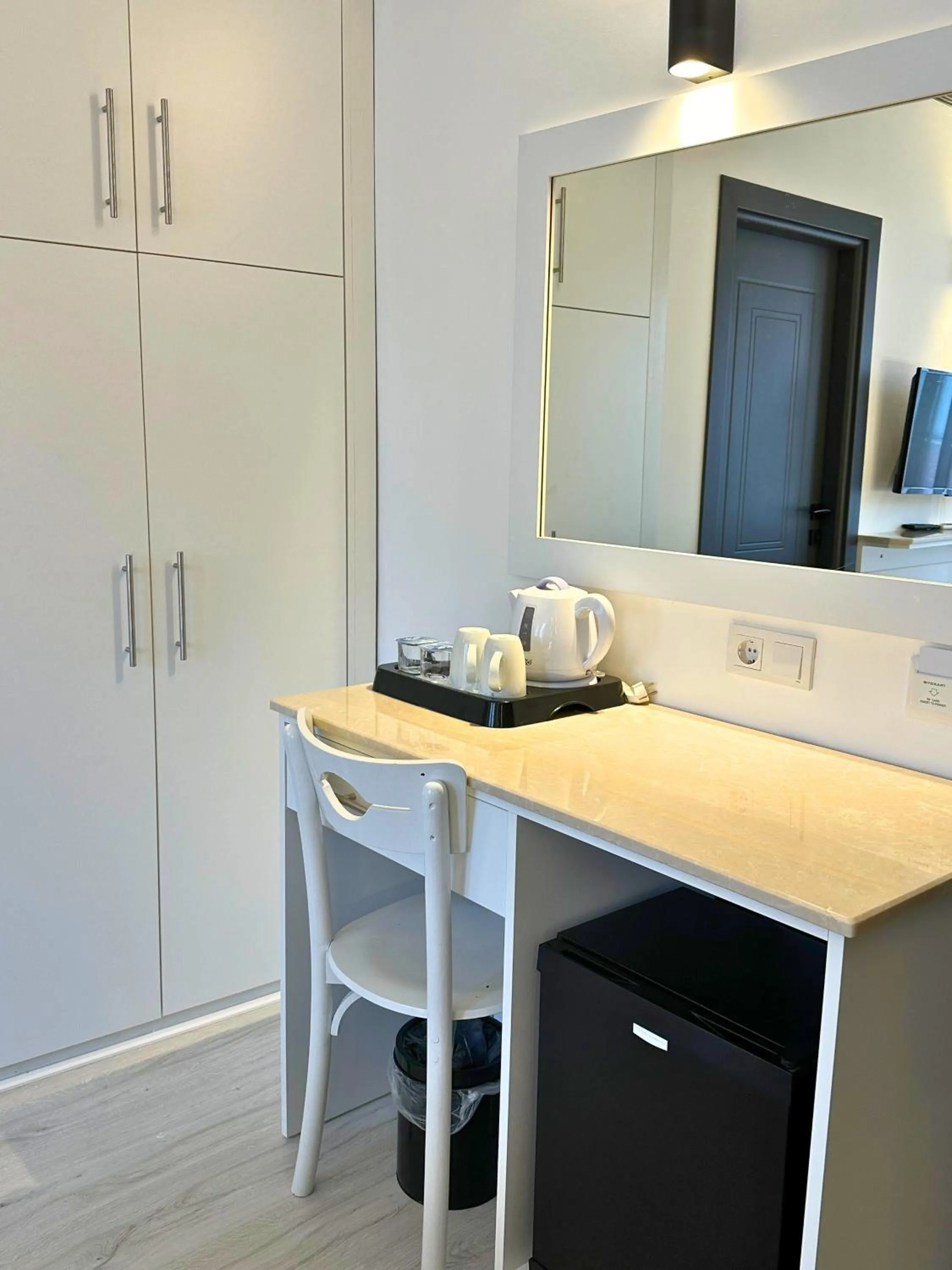 Coffee/tea facilities in Hotel Peninsula