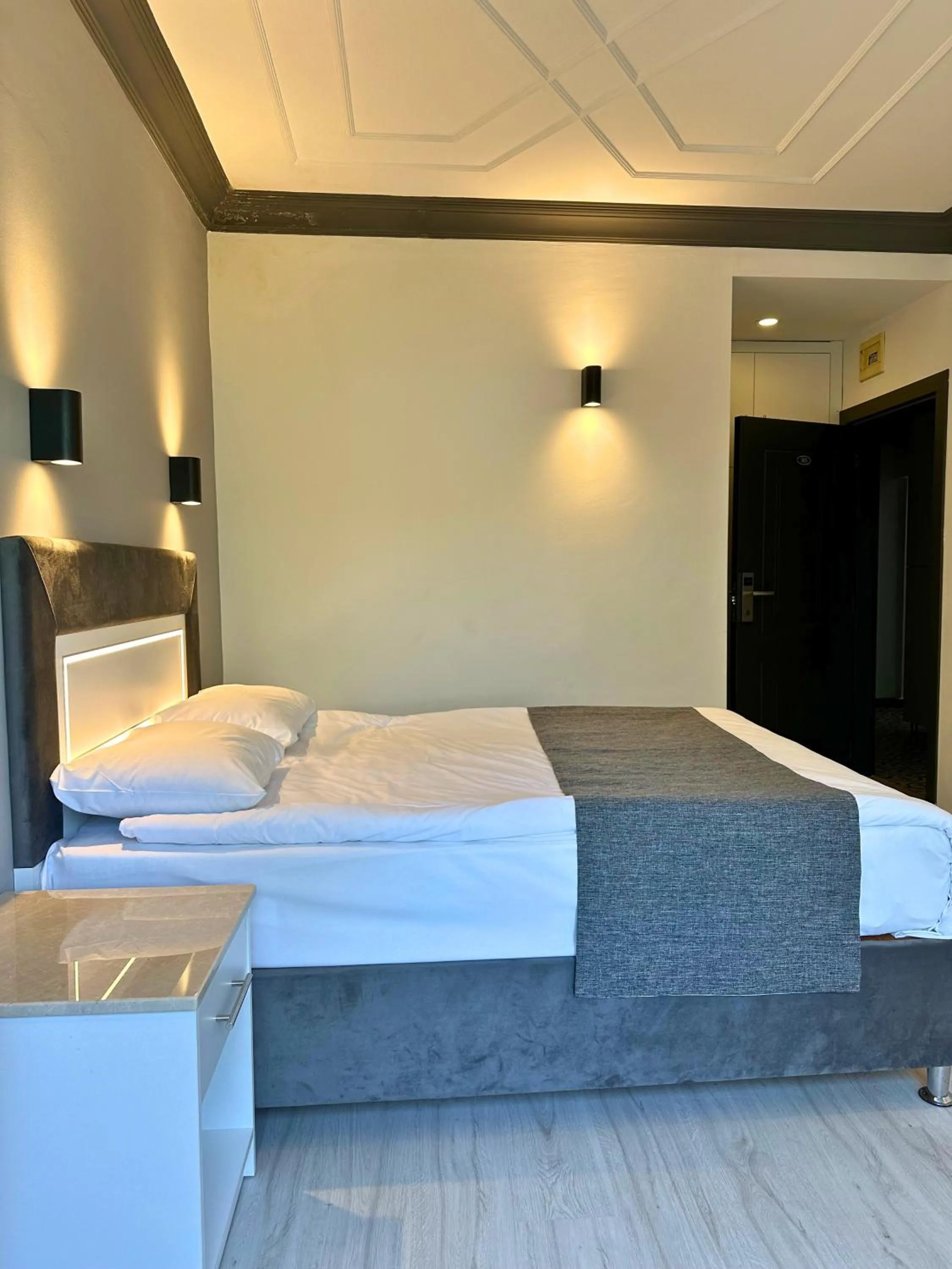 Bed in Hotel Peninsula