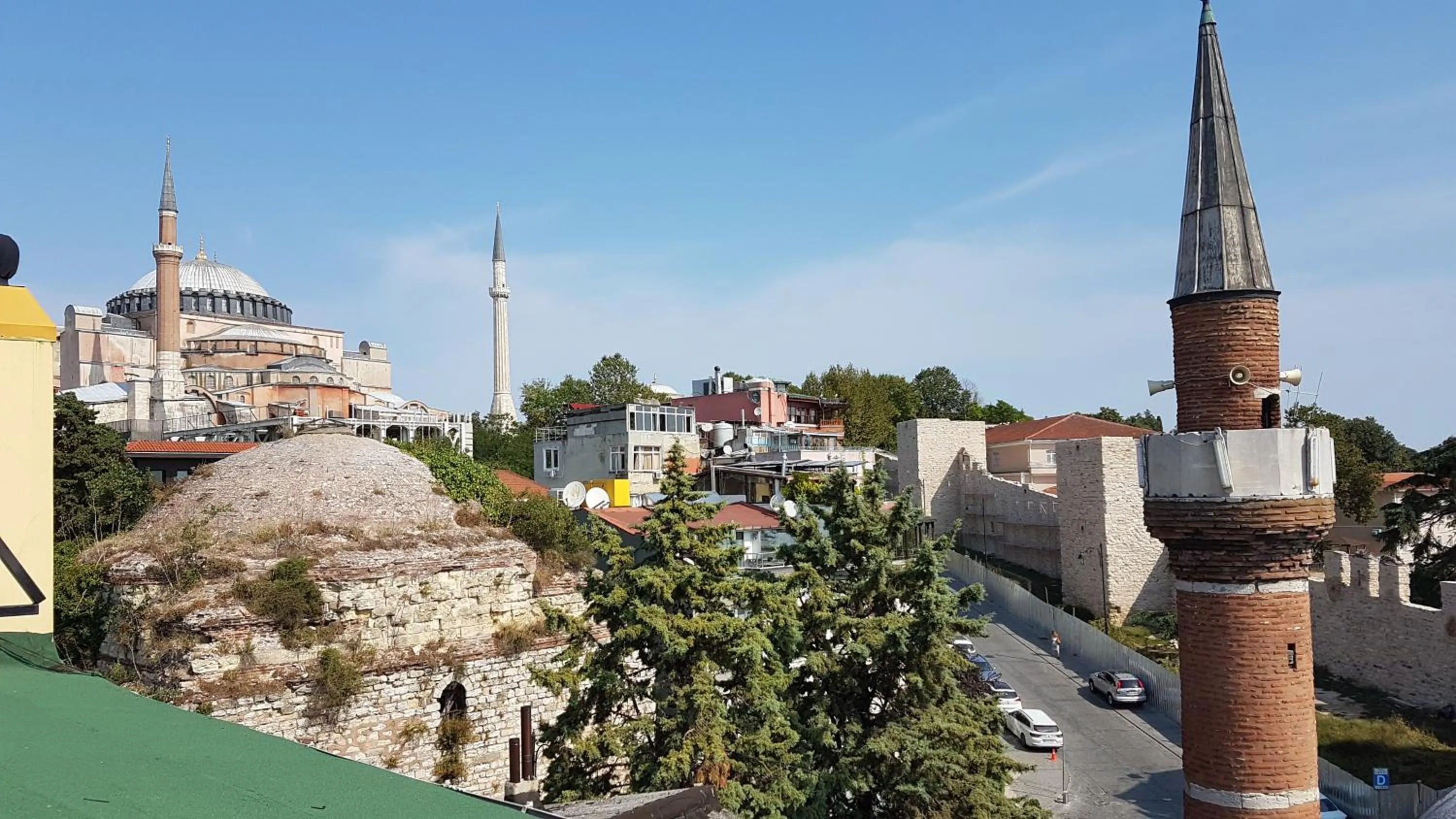 Nearby landmark in Hotel Peninsula