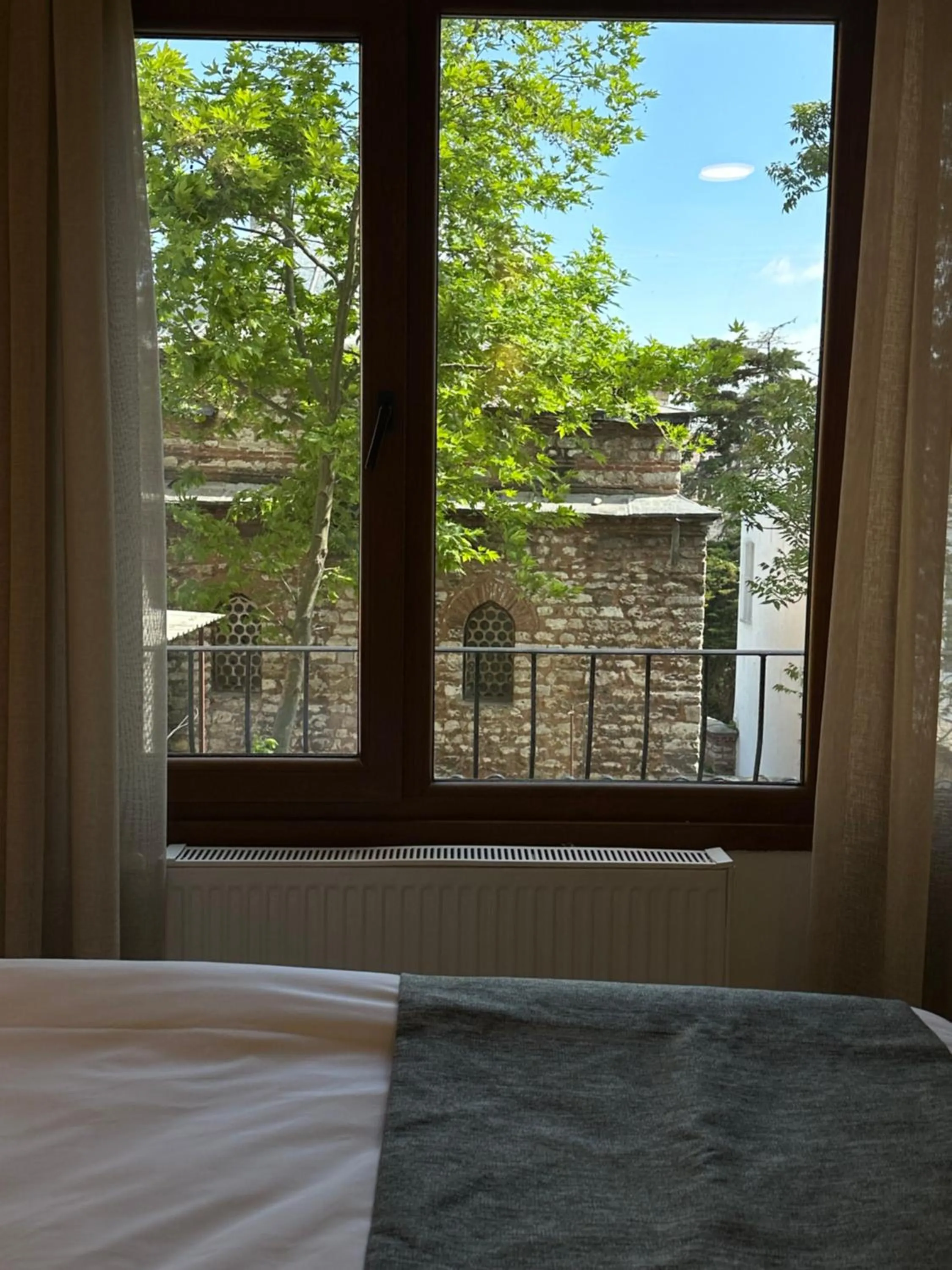 View (from property/room), Bed in Hotel Peninsula