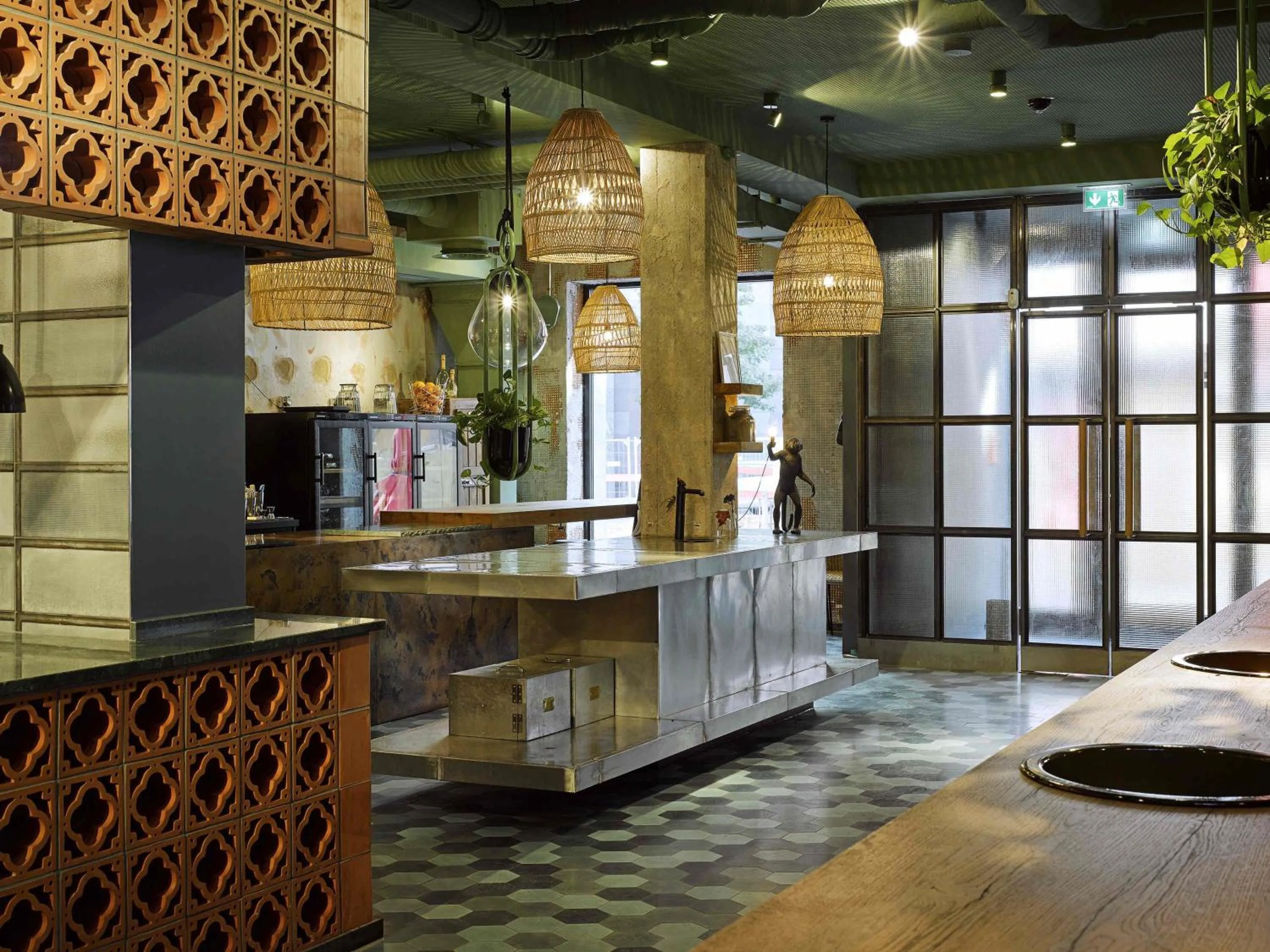 Restaurant/places to eat in 25hours Hotel The Trip