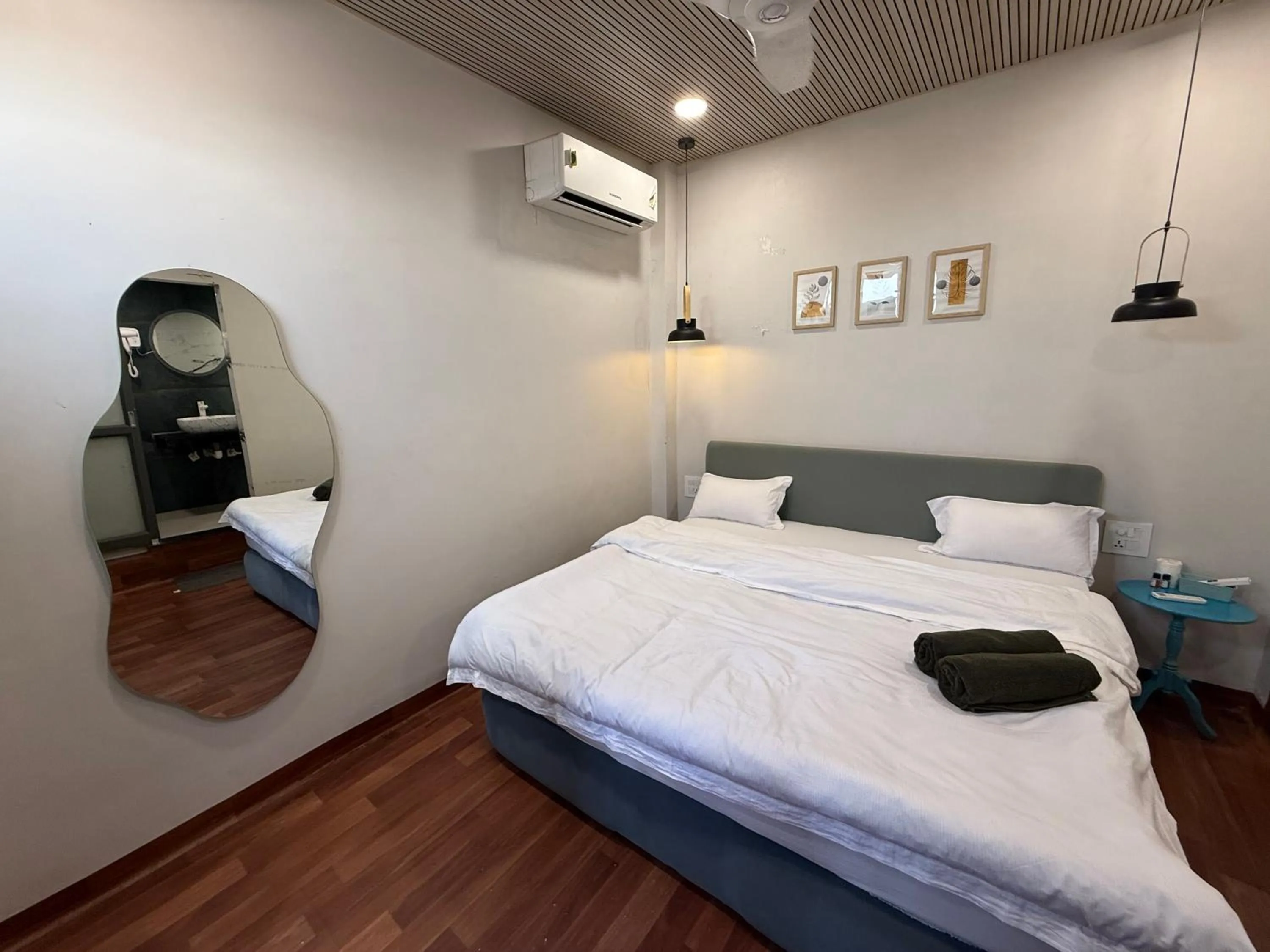 Bed in Hotel Shahjahan