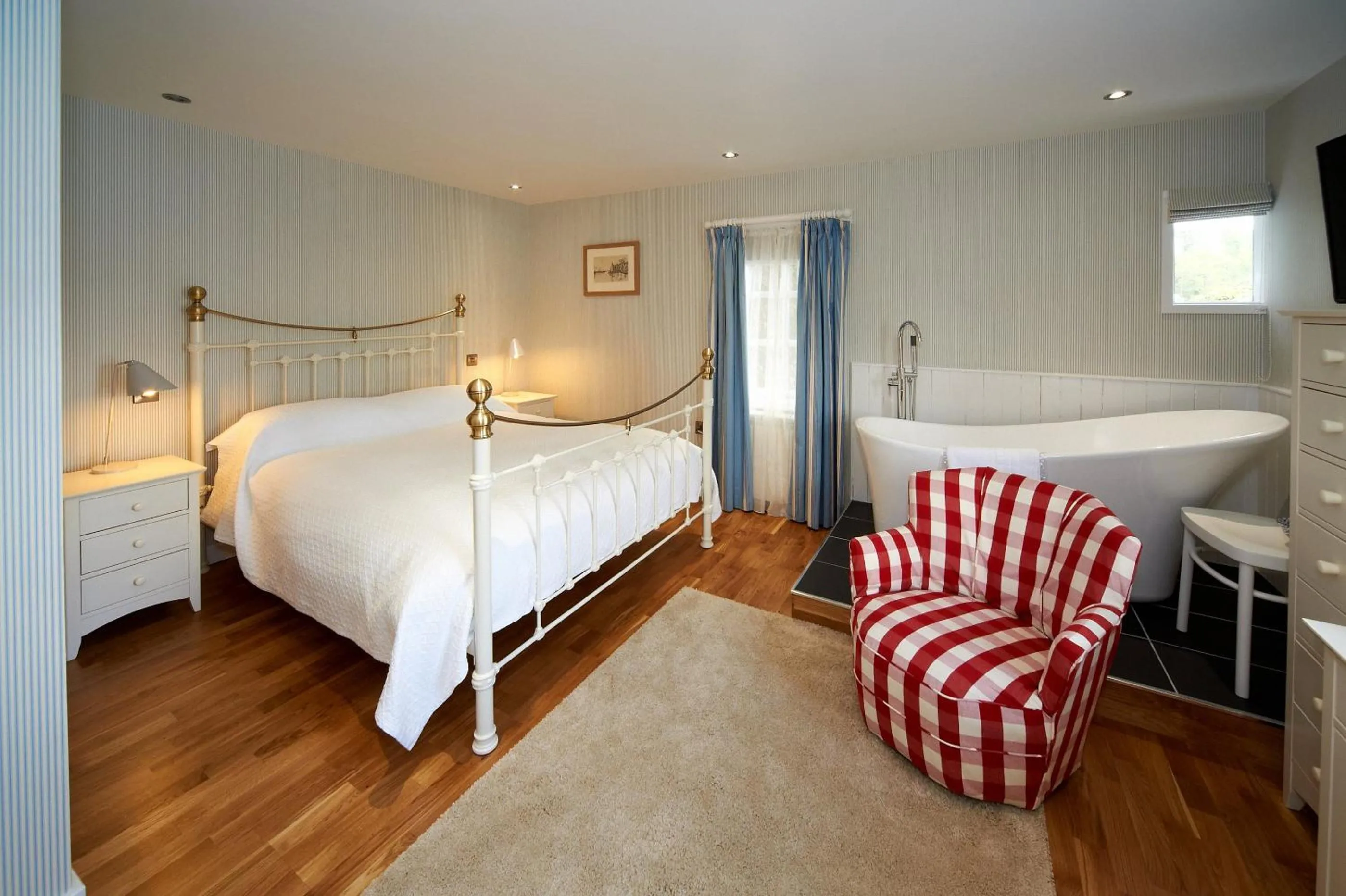 Bed in Portmeirion Village & Castell Deudraeth