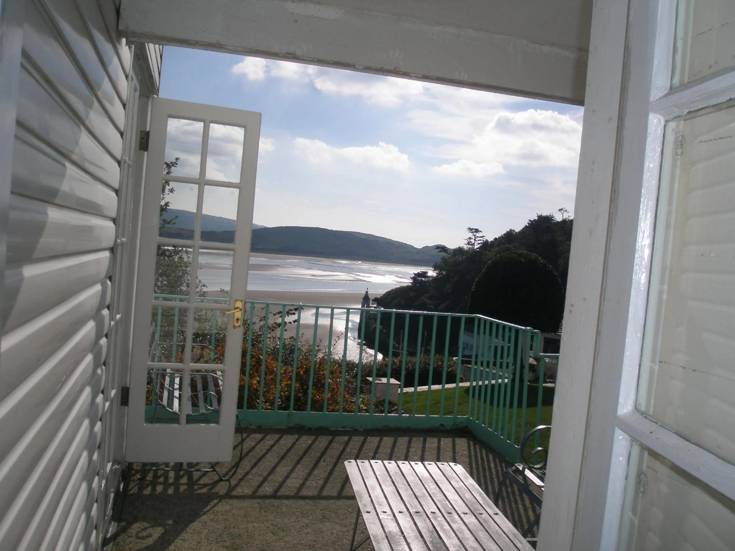 Sea view in Portmeirion Village & Castell Deudraeth