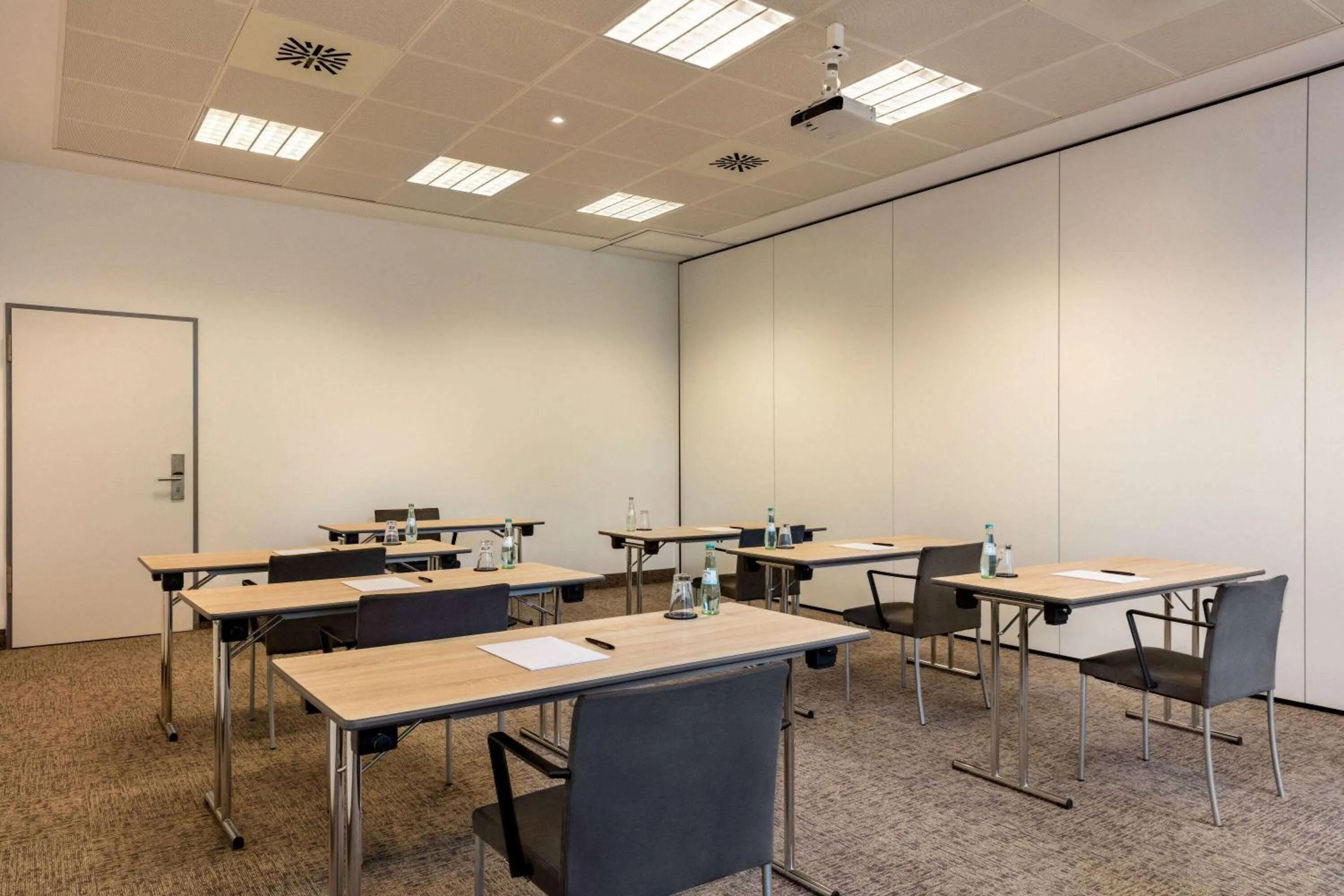 Meeting/conference room in Vienna House Easy by Wyndham Stuttgart
