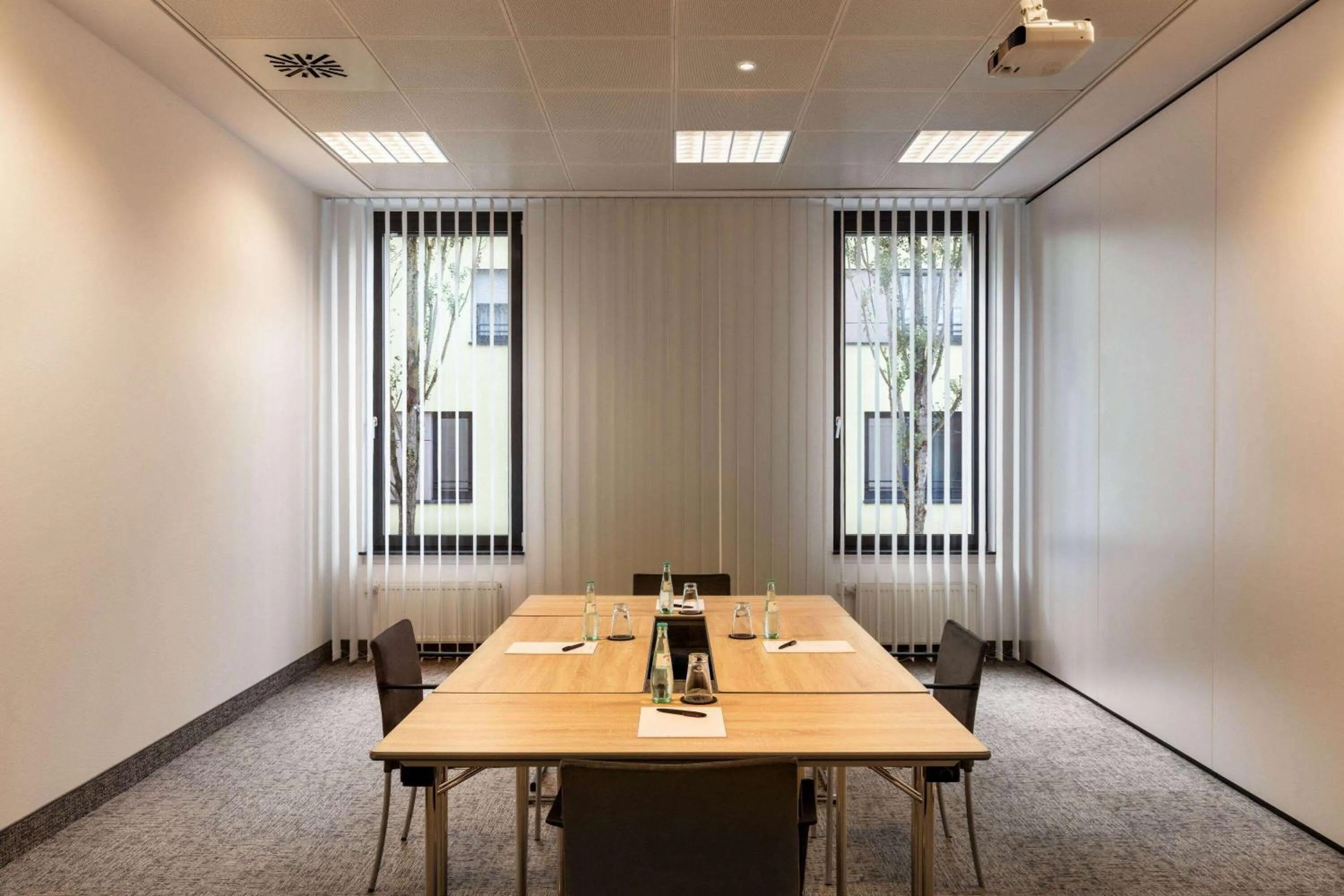 Meeting/conference room in Vienna House Easy by Wyndham Stuttgart