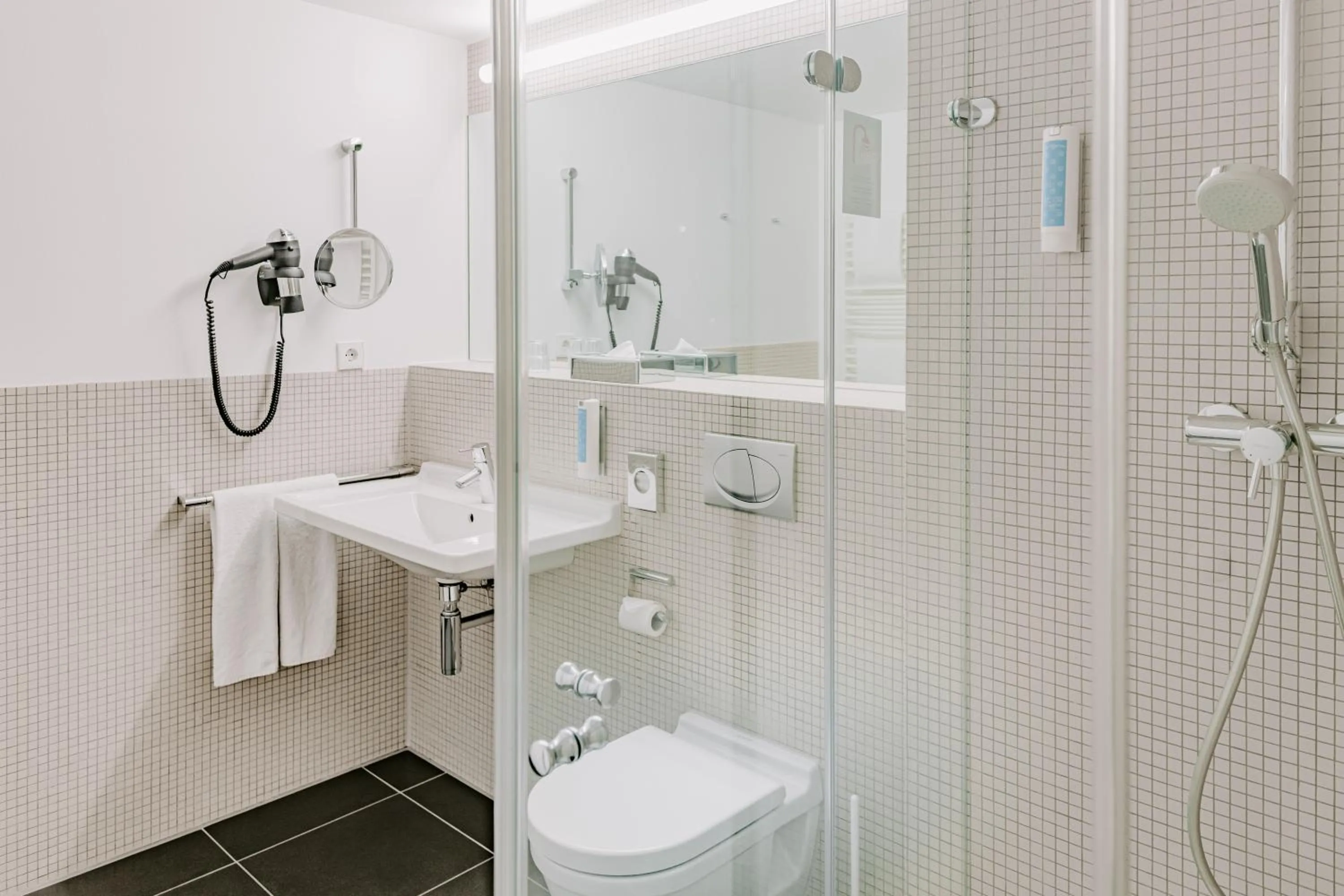 Bathroom in Vienna House Easy by Wyndham Stuttgart