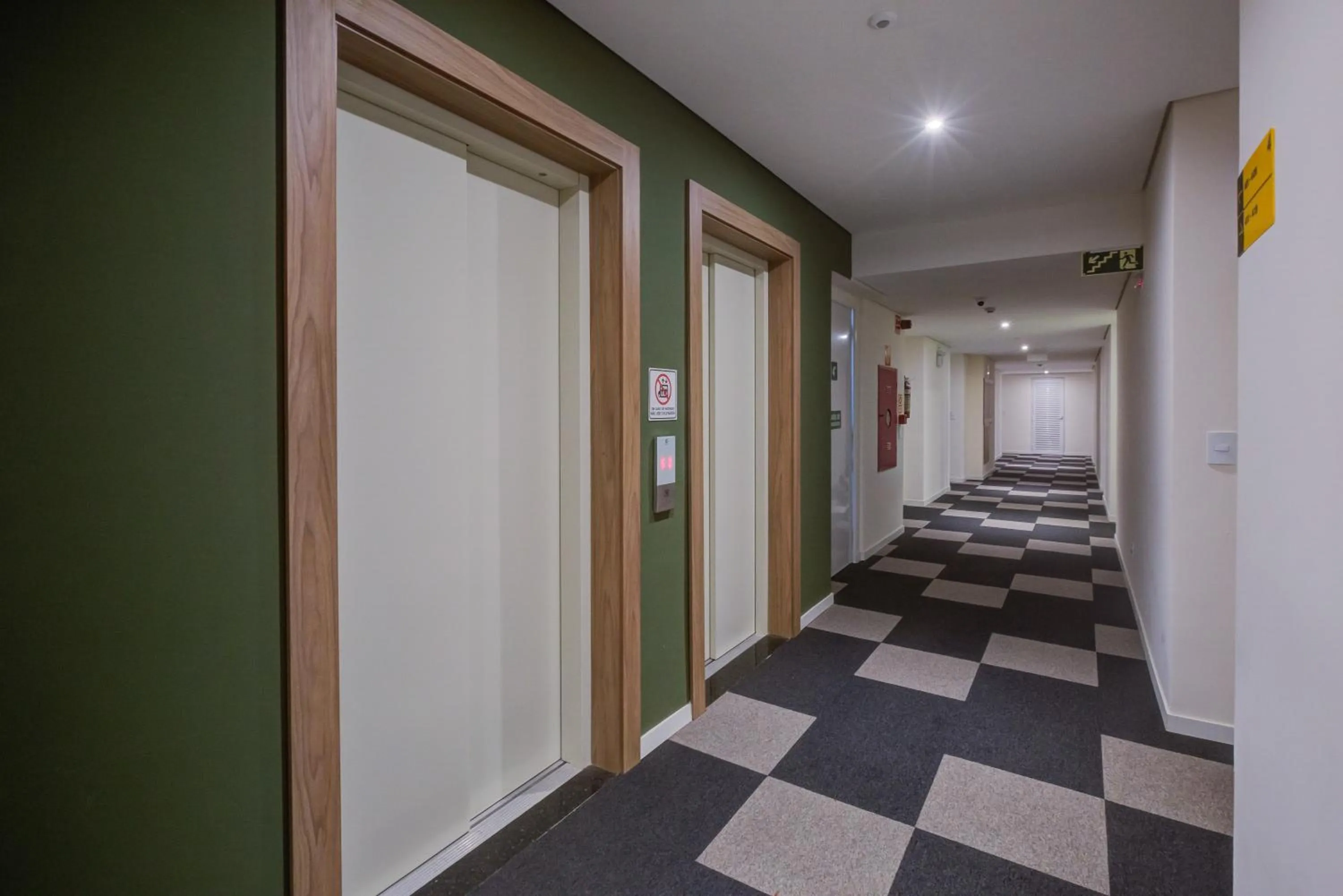 elevator in Viale Iguassu Hotel