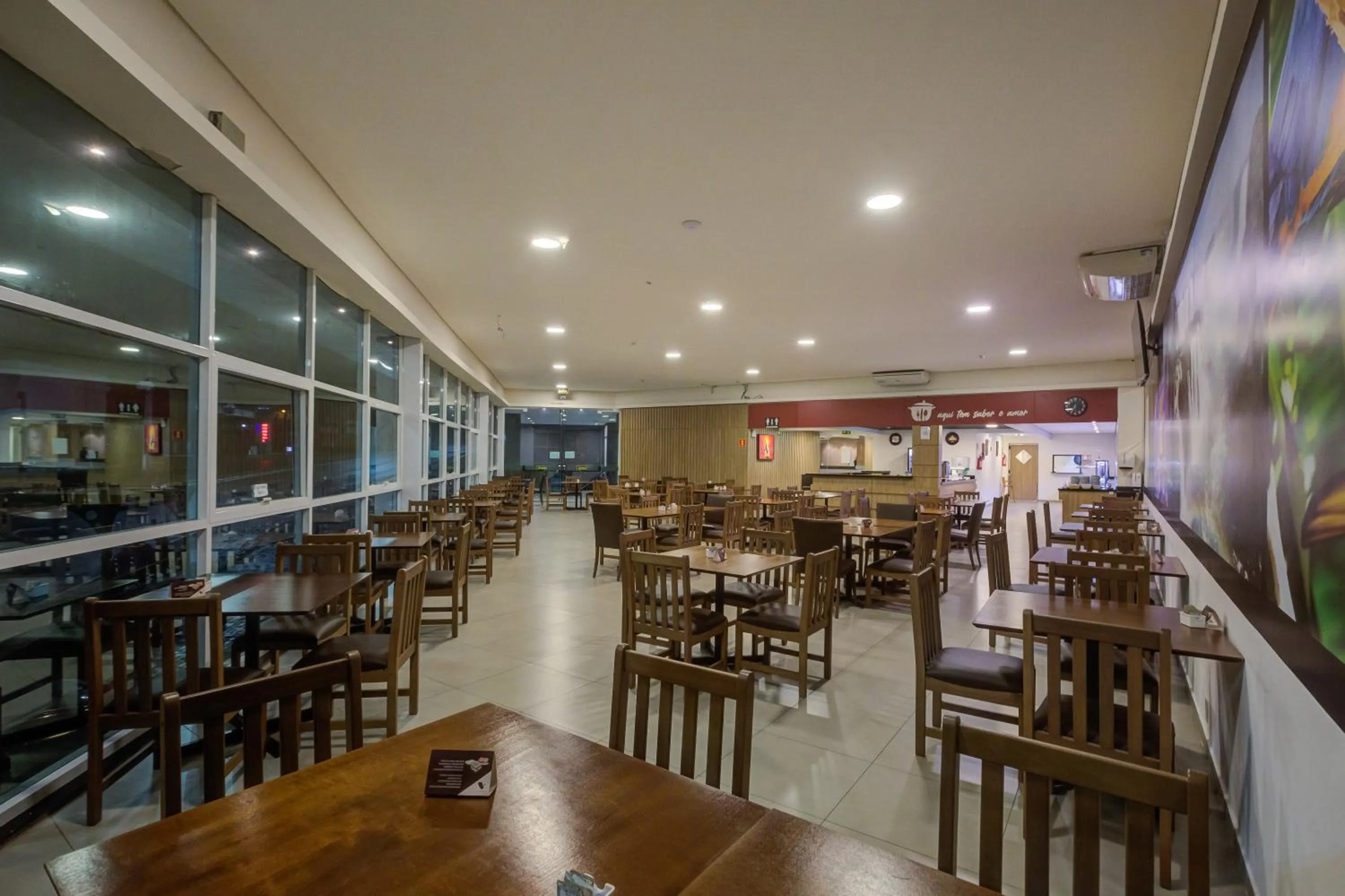 Restaurant/places to eat in Viale Iguassu Hotel