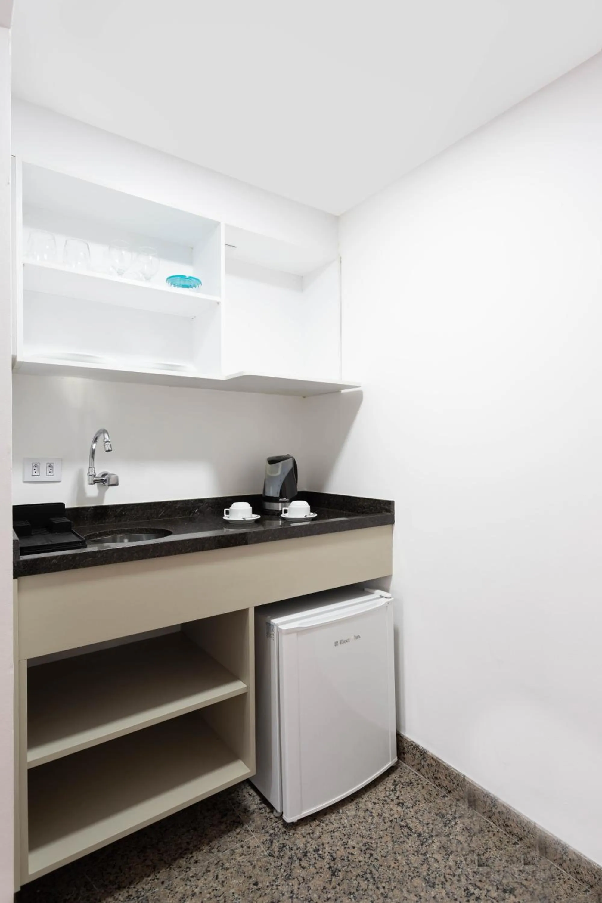 Coffee/tea facilities in NewCiti Itaim by Charlie