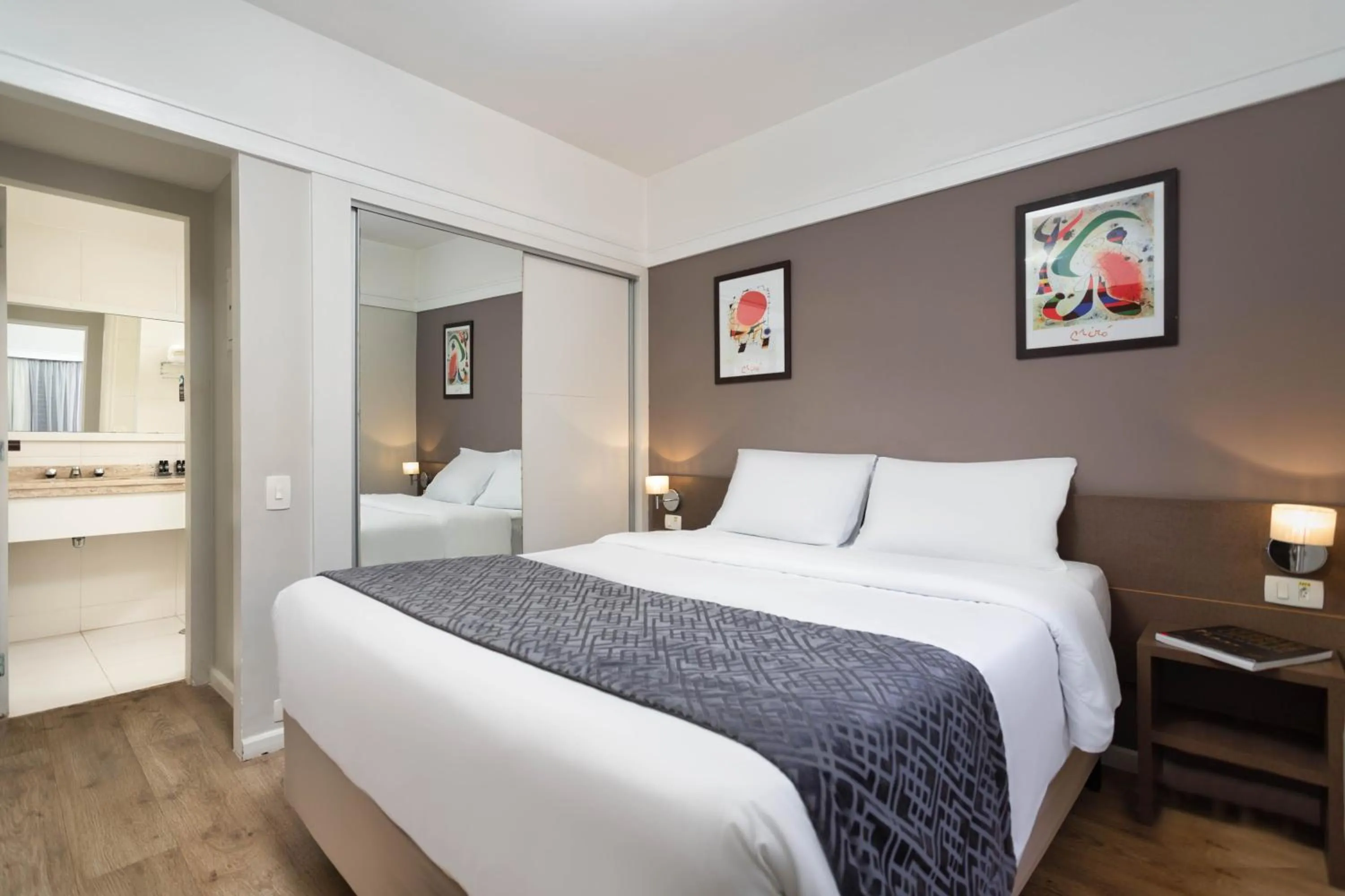 Bed in NewCiti Itaim by Charlie