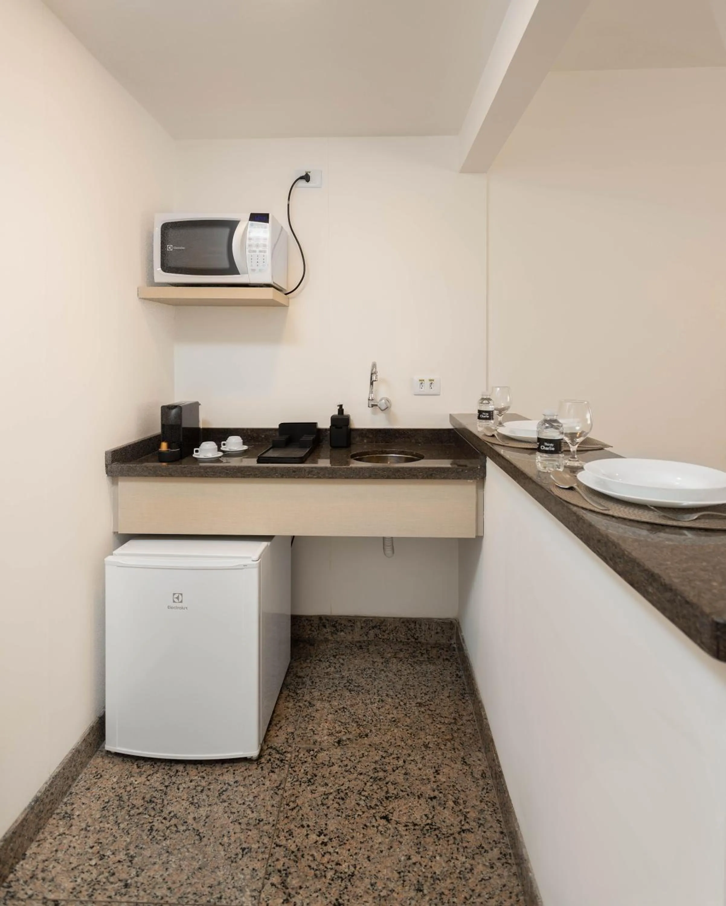 Coffee/tea facilities in NewCiti Itaim by Charlie