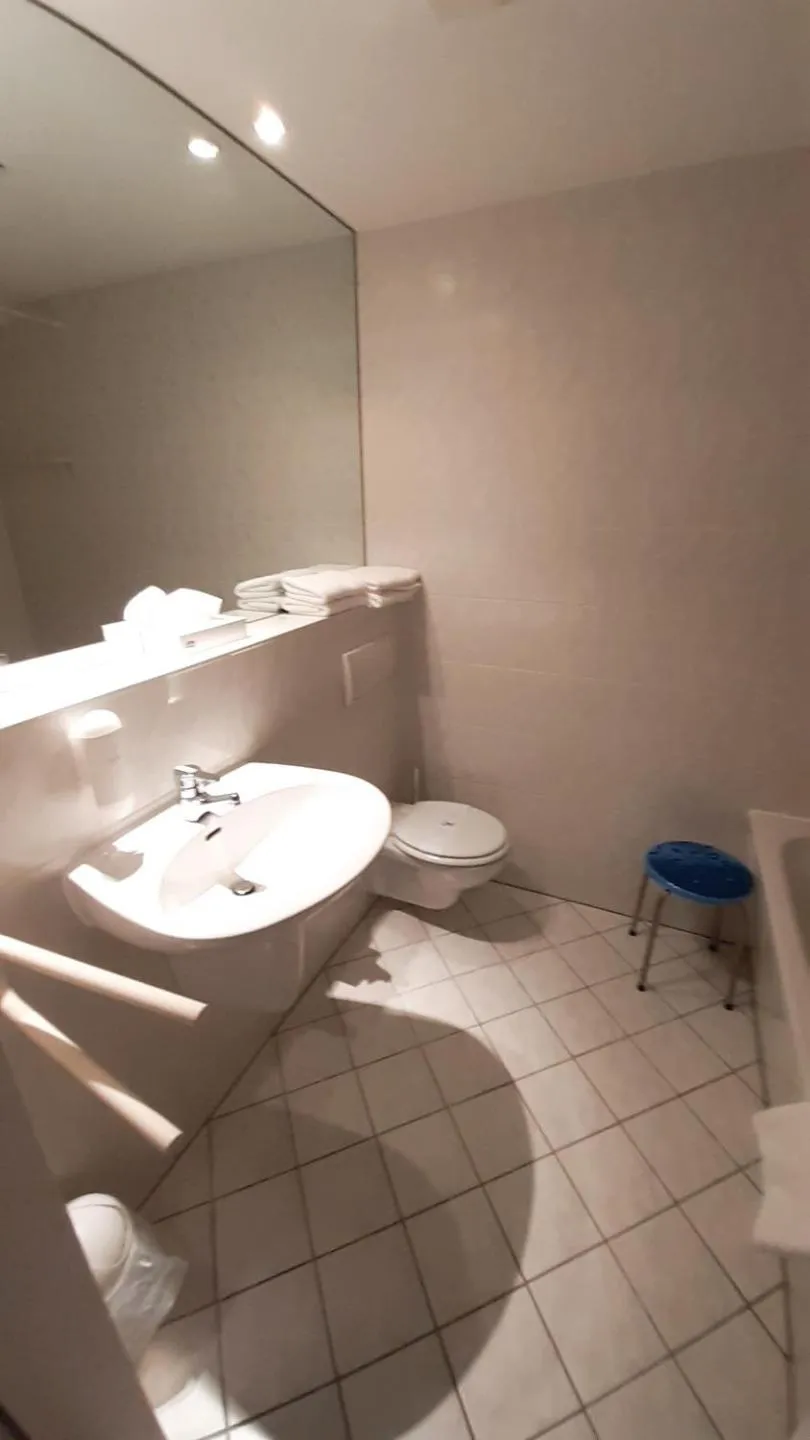 Bathroom in Solitaire Hotel