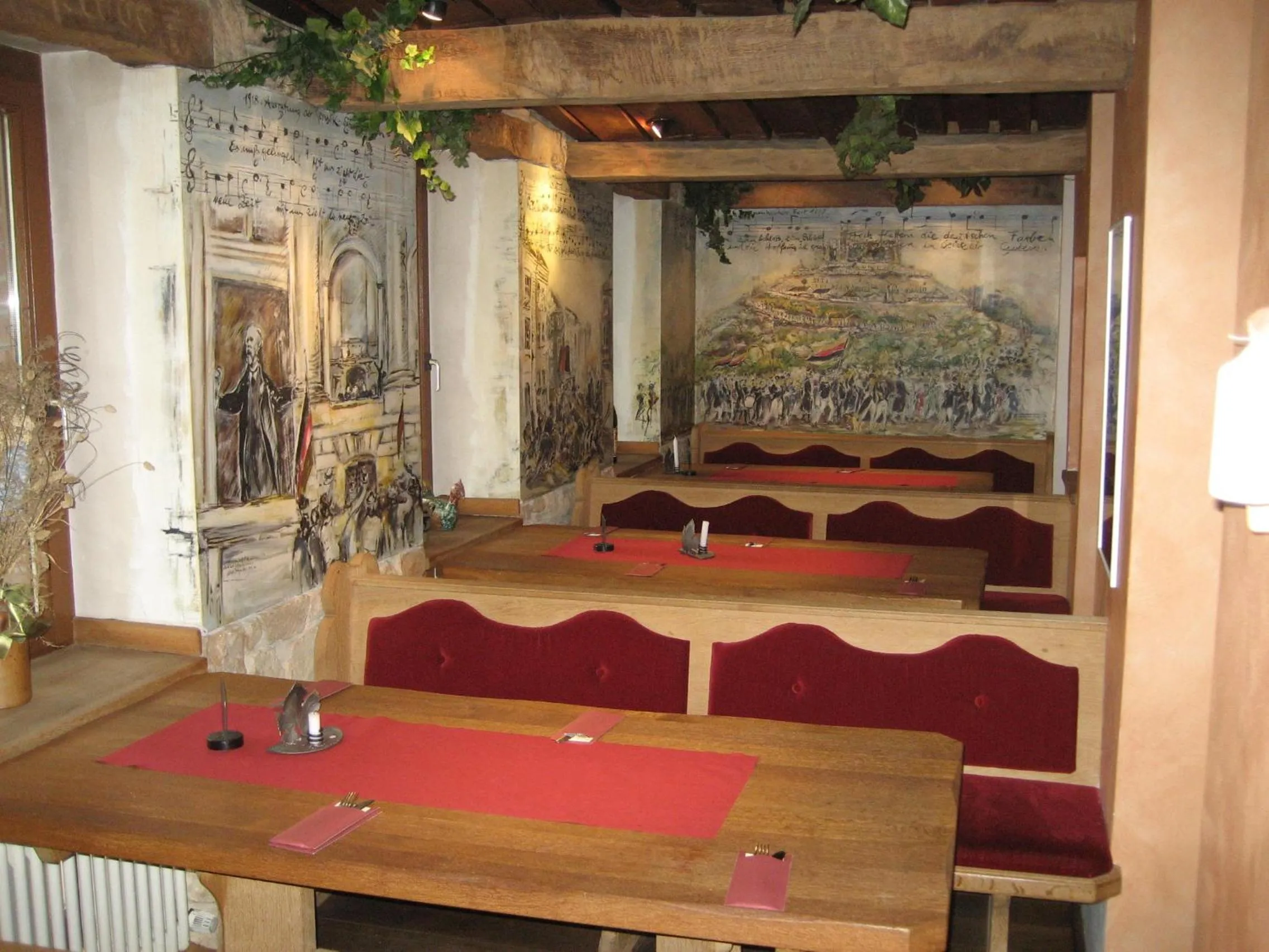 Restaurant/places to eat in Solitaire Hotel