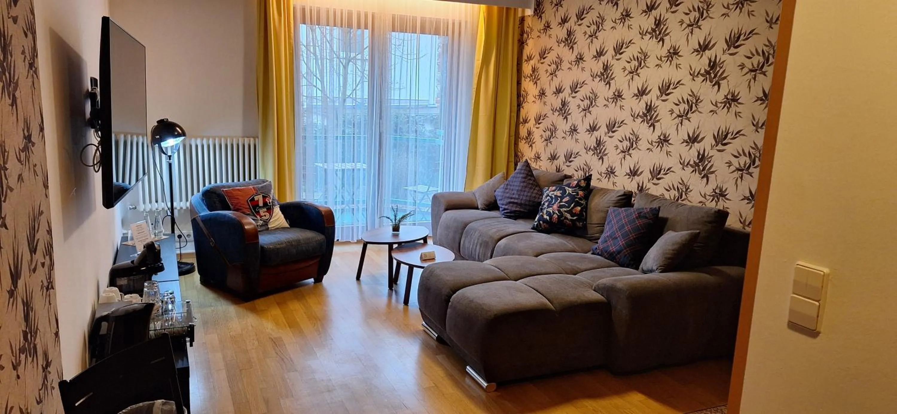 Seating area in Solitaire Hotel