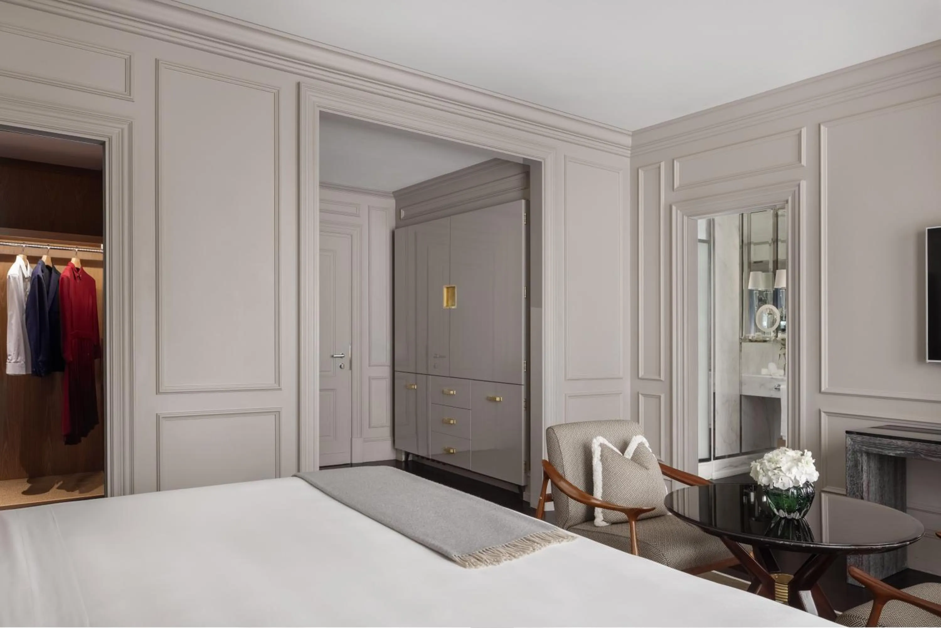 Photo of the whole room, Bed in Portrait Firenze - Lungarno Collection