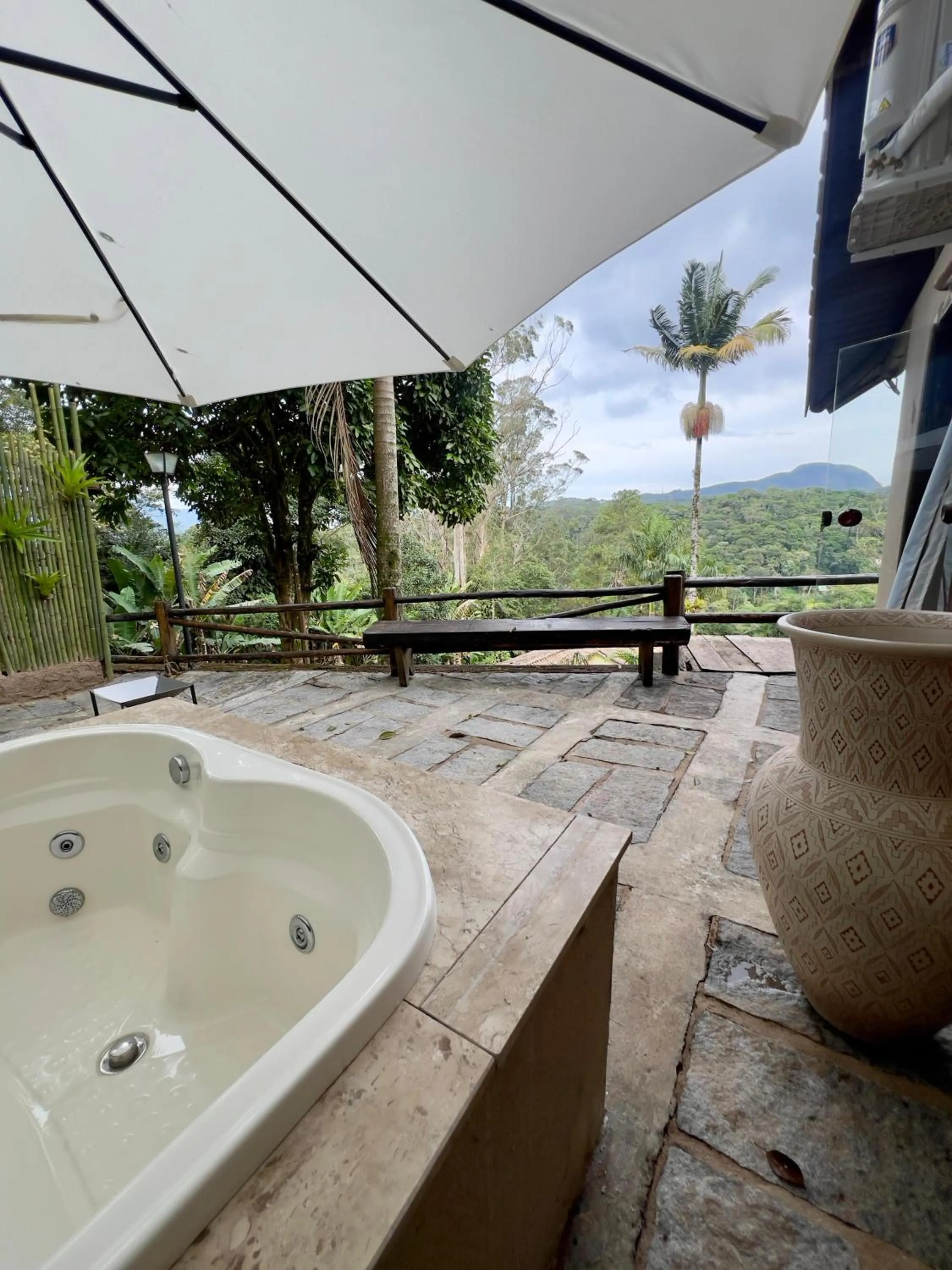 Hot Tub in POUSADA APOEMA PETRÓPOLIS-Rj