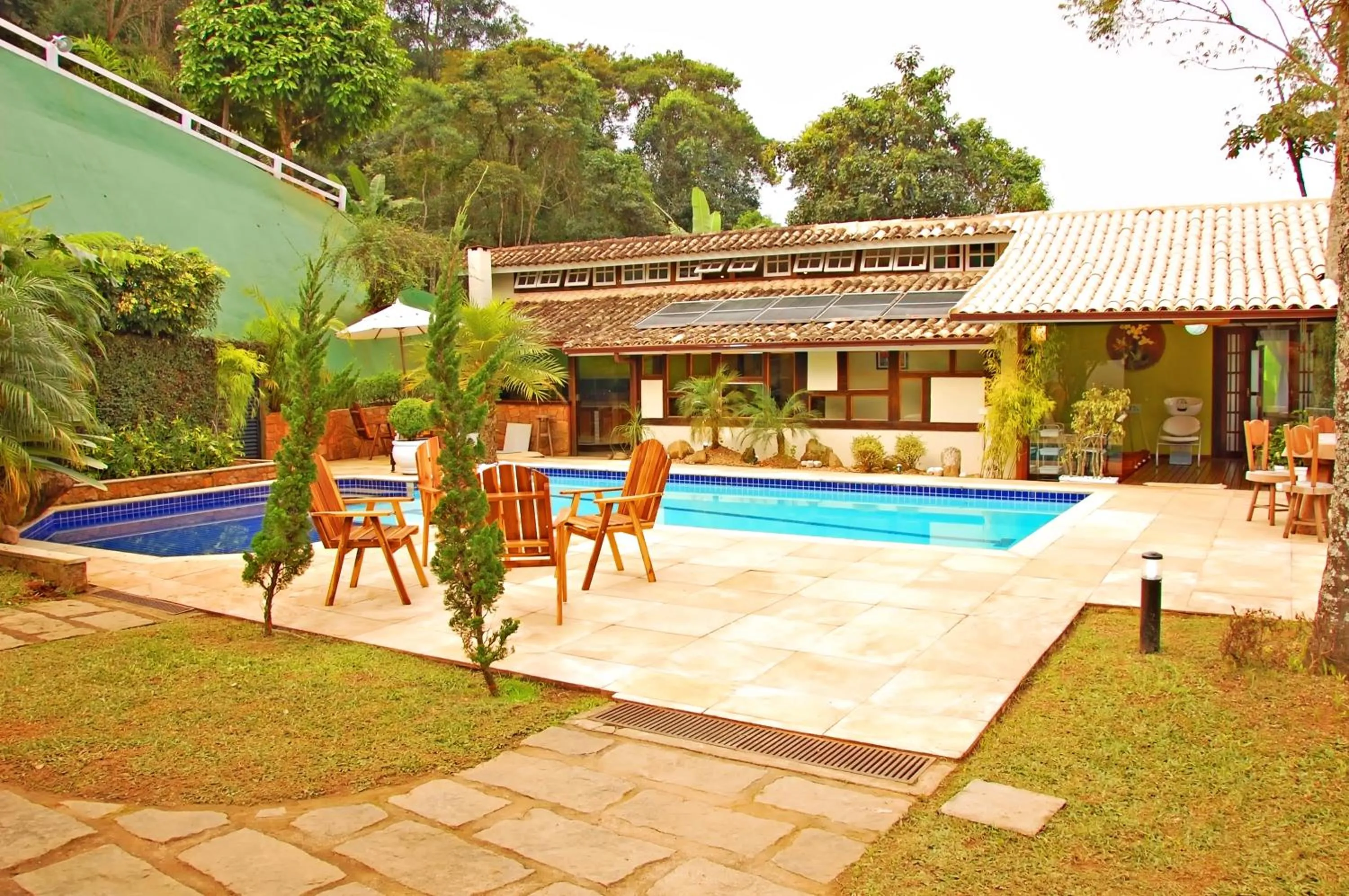 Garden view in POUSADA APOEMA PETRÓPOLIS-Rj
