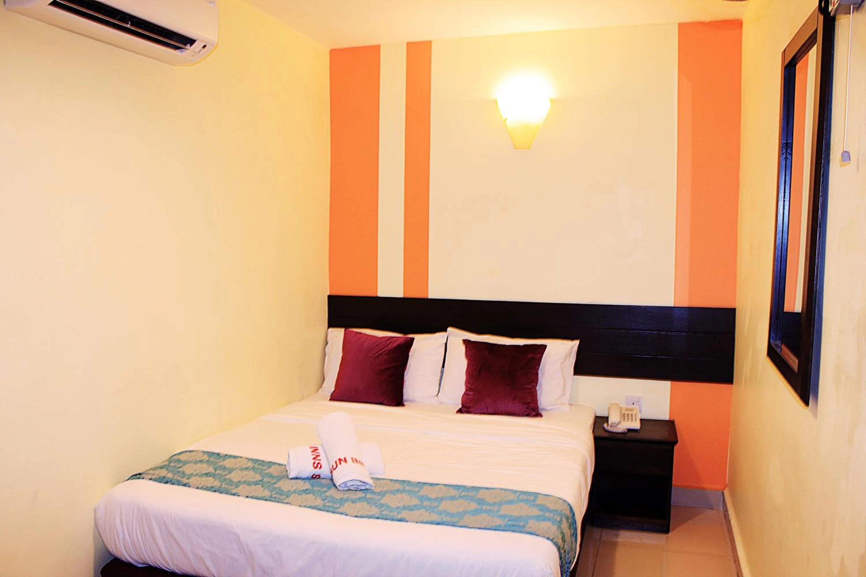 Bed in Sun Inns Hotel Ayer Keroh