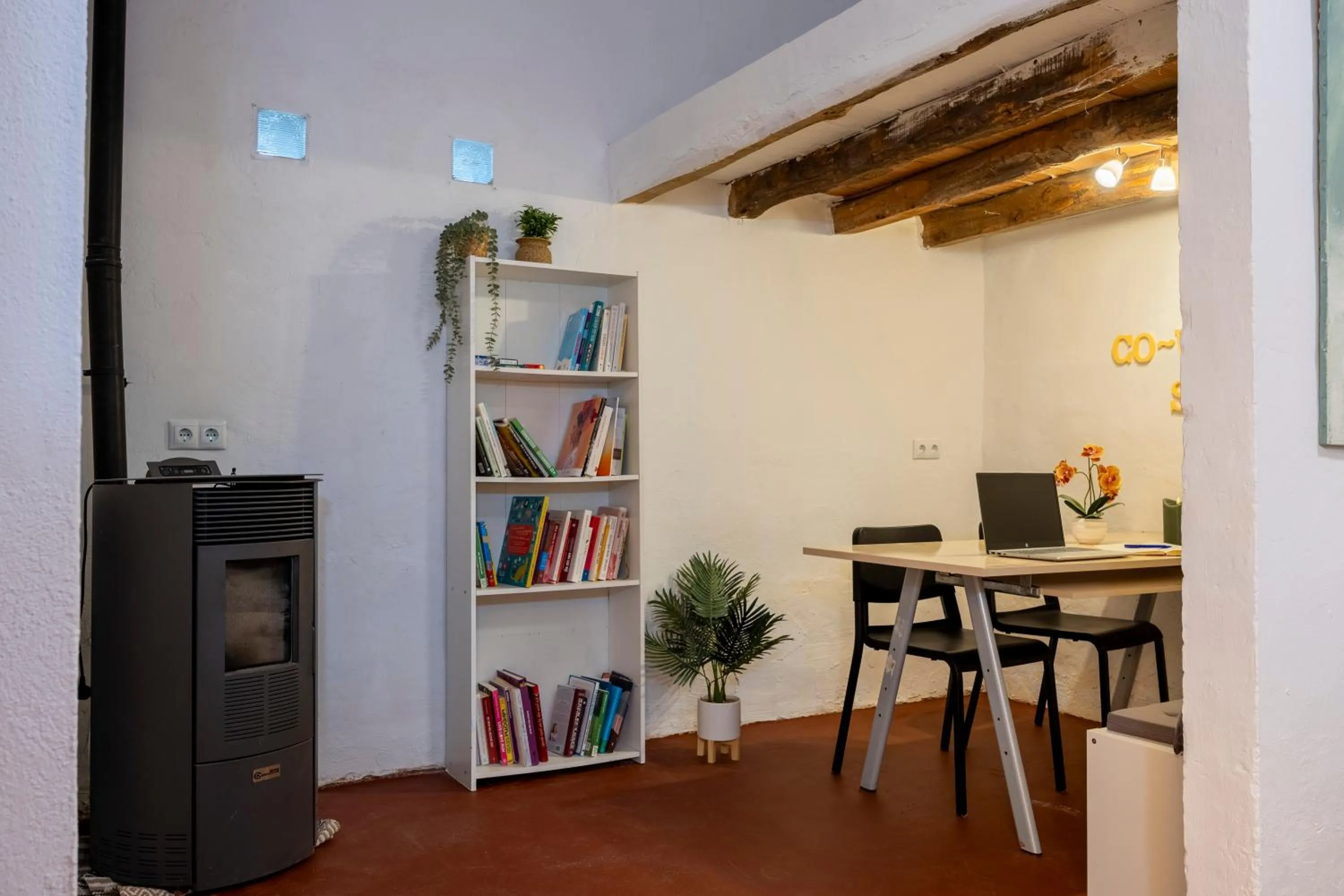 Library in B&B Casa Vitalidad