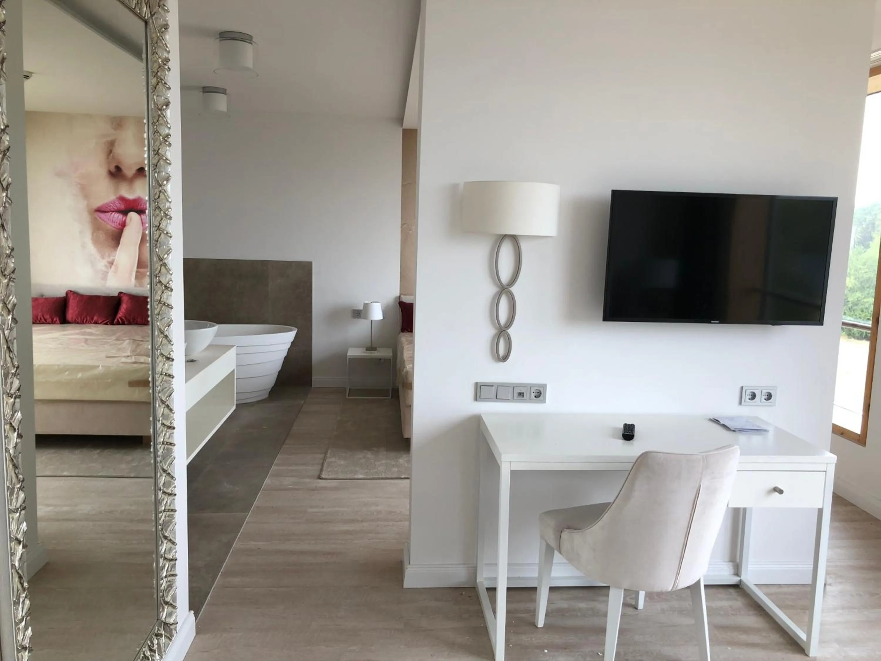 Bathroom, Bed in rugs Hotel am Schlosspark Lichtenwalde