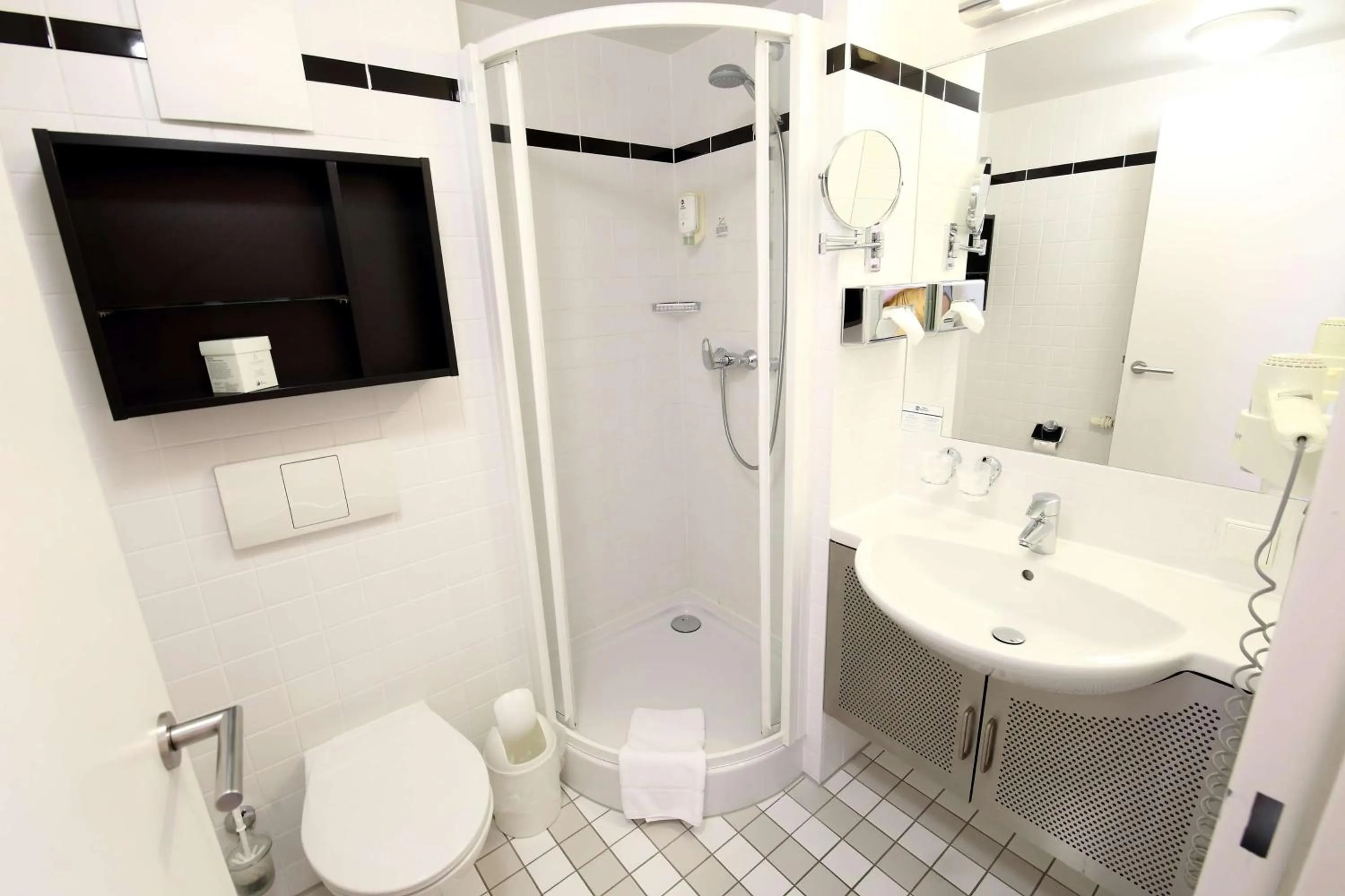 Bathroom in rugs Hotel am Schlosspark Lichtenwalde