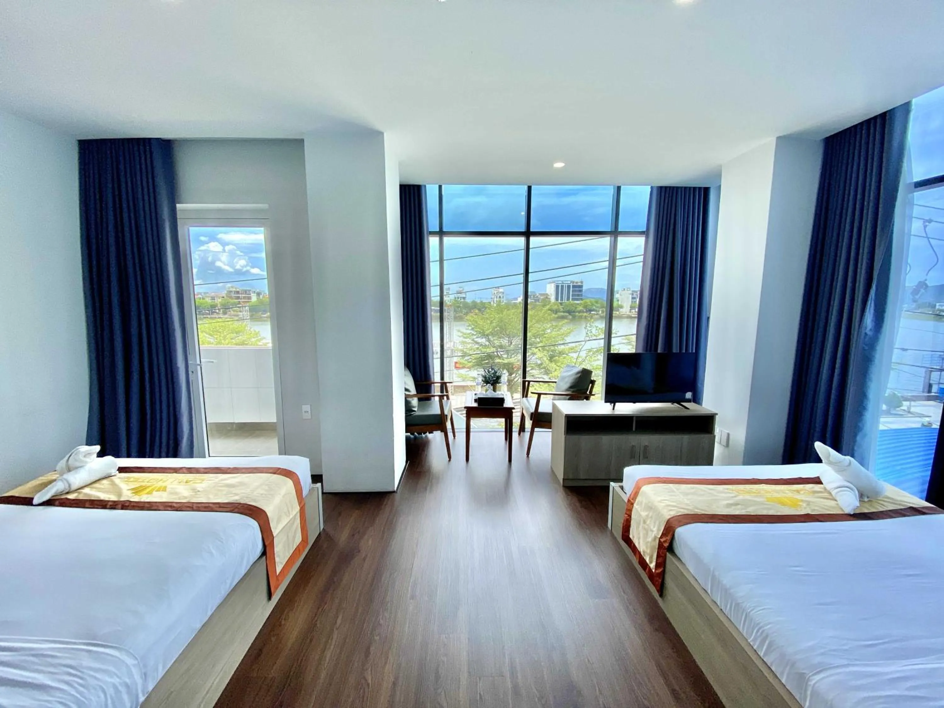 Photo of the whole room, Bed in Cali Hotel Quy Nhơn