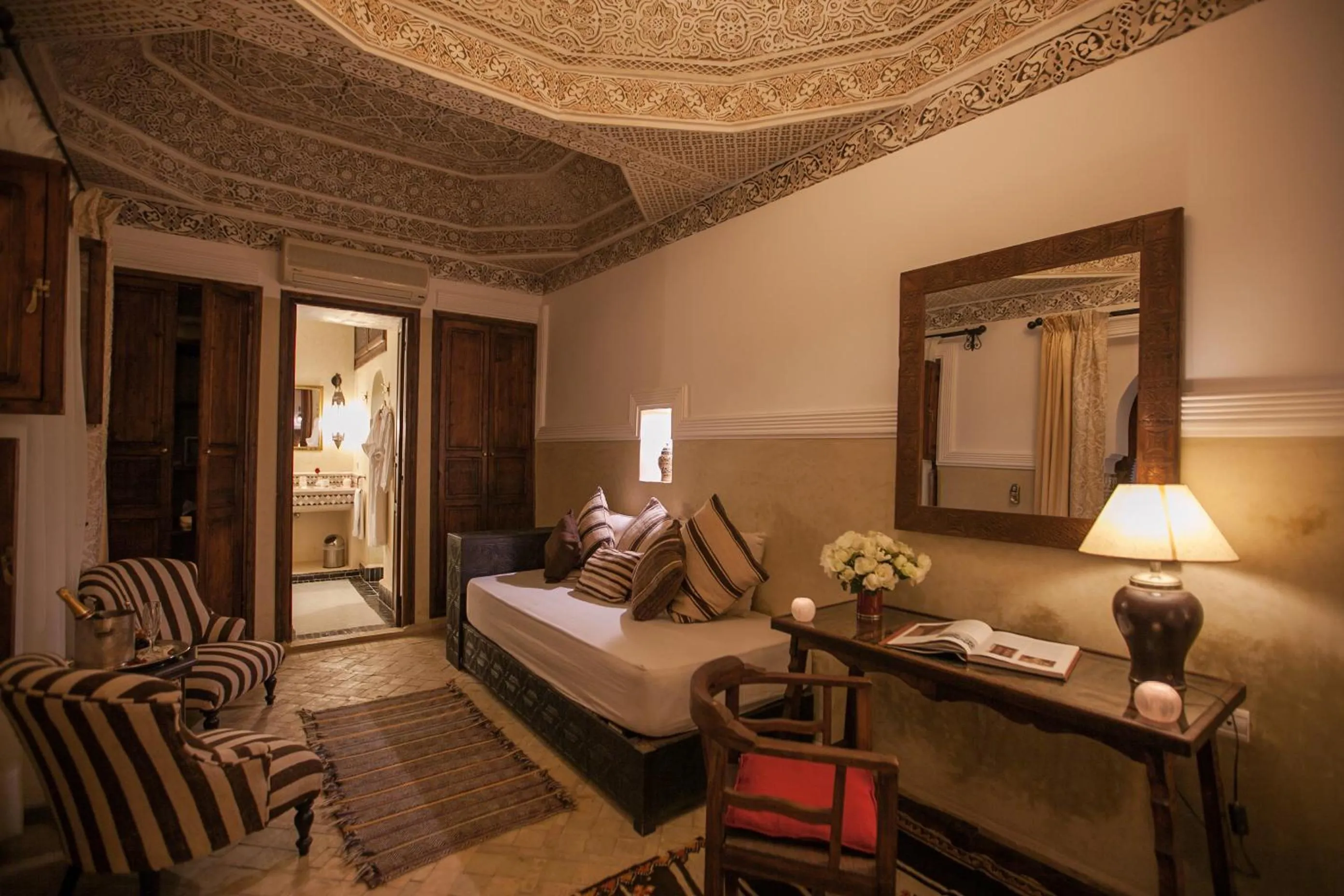 Photo of the whole room, Bed in Riad le Clos des Arts