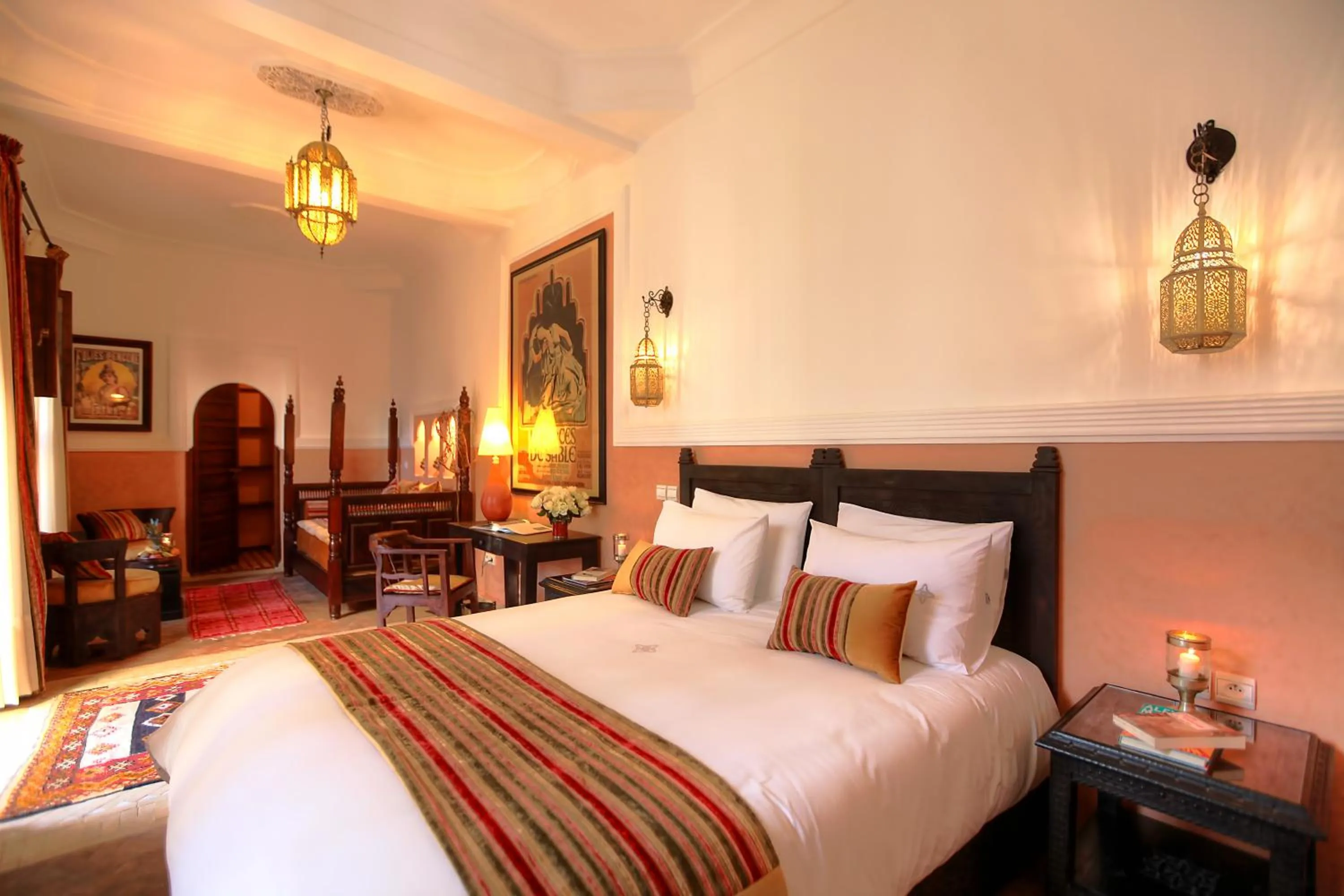 Photo of the whole room, Bed in Riad le Clos des Arts
