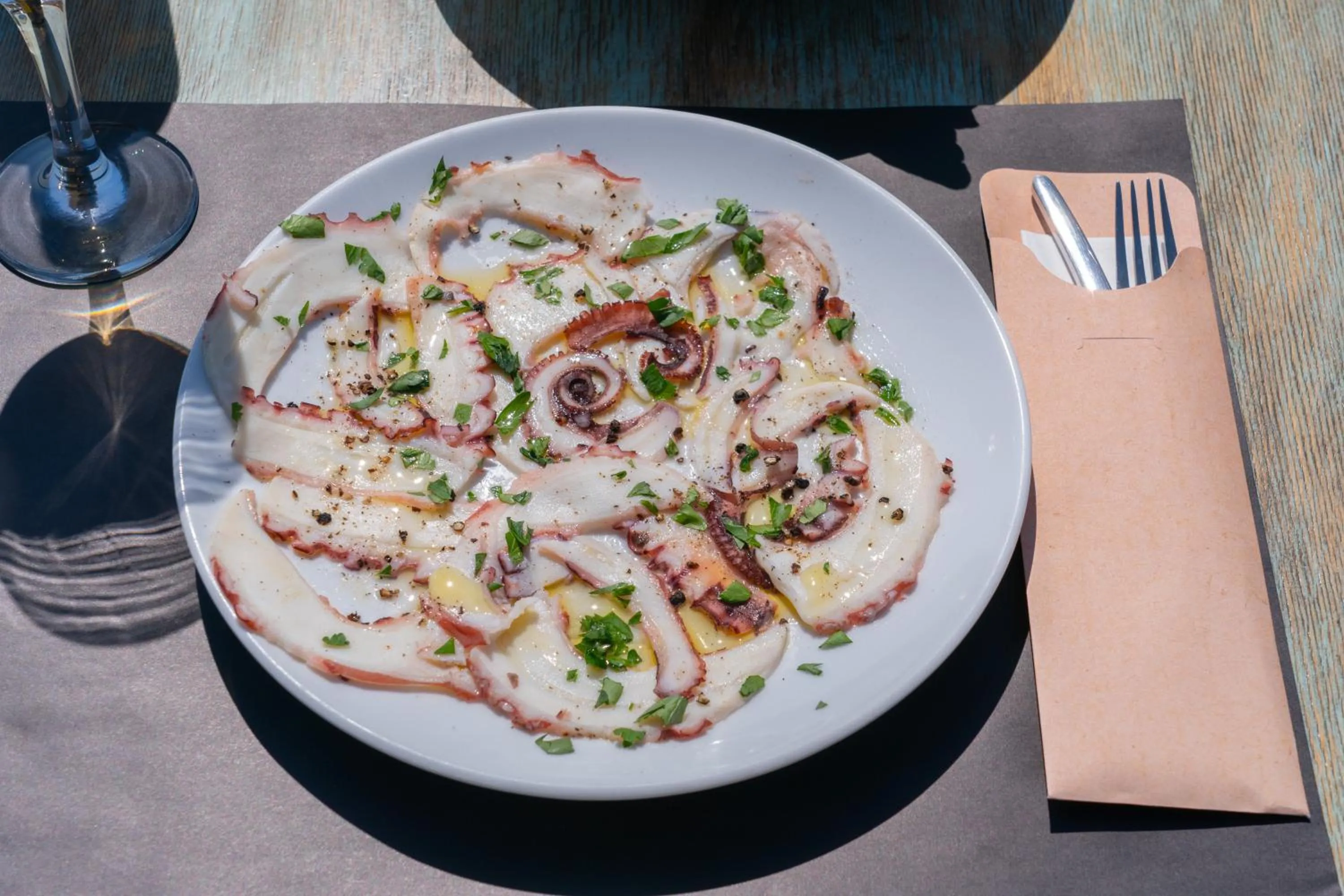 Restaurant/places to eat in Chloe Apartments