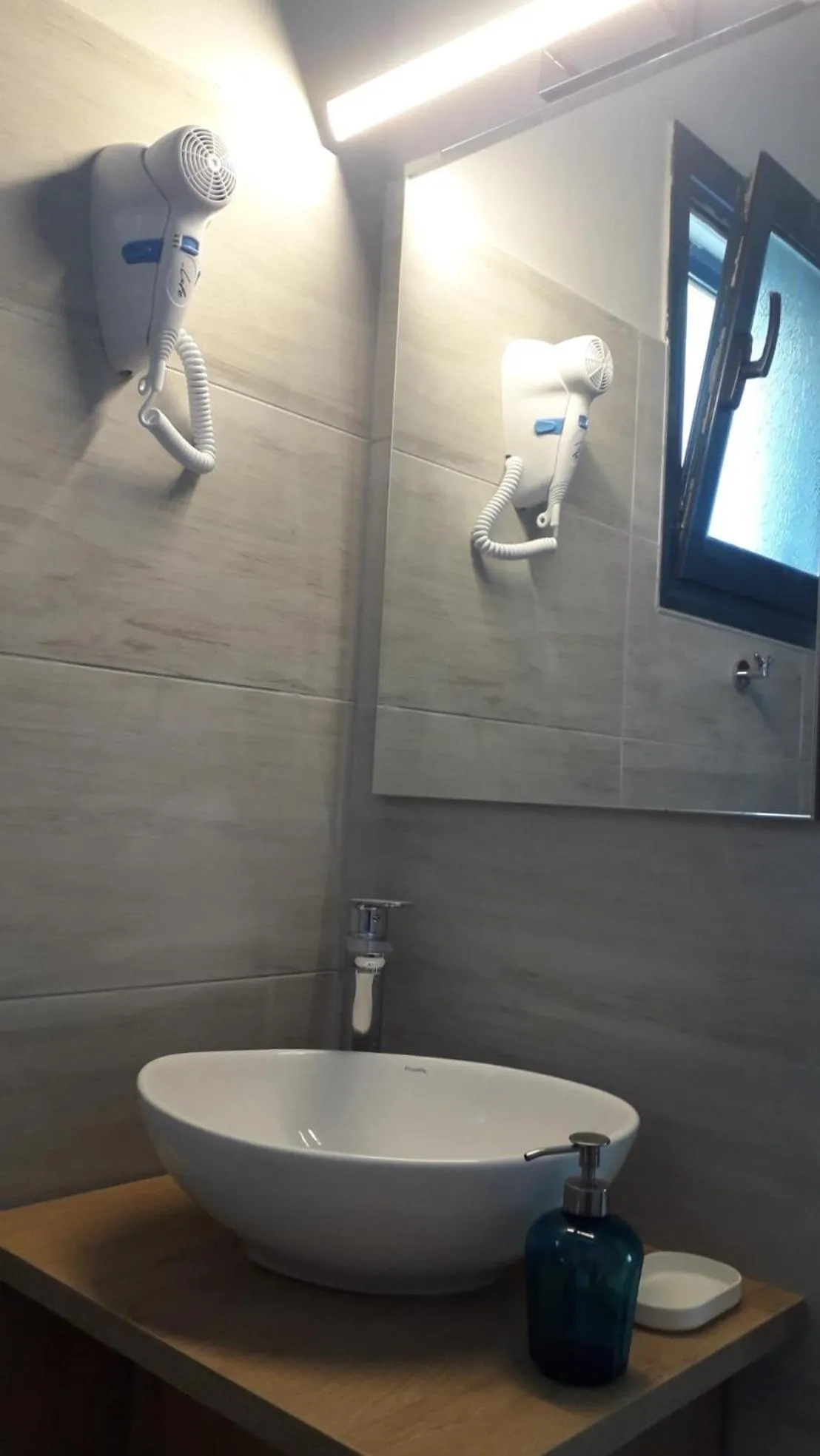 Bathroom in Chloe Apartments