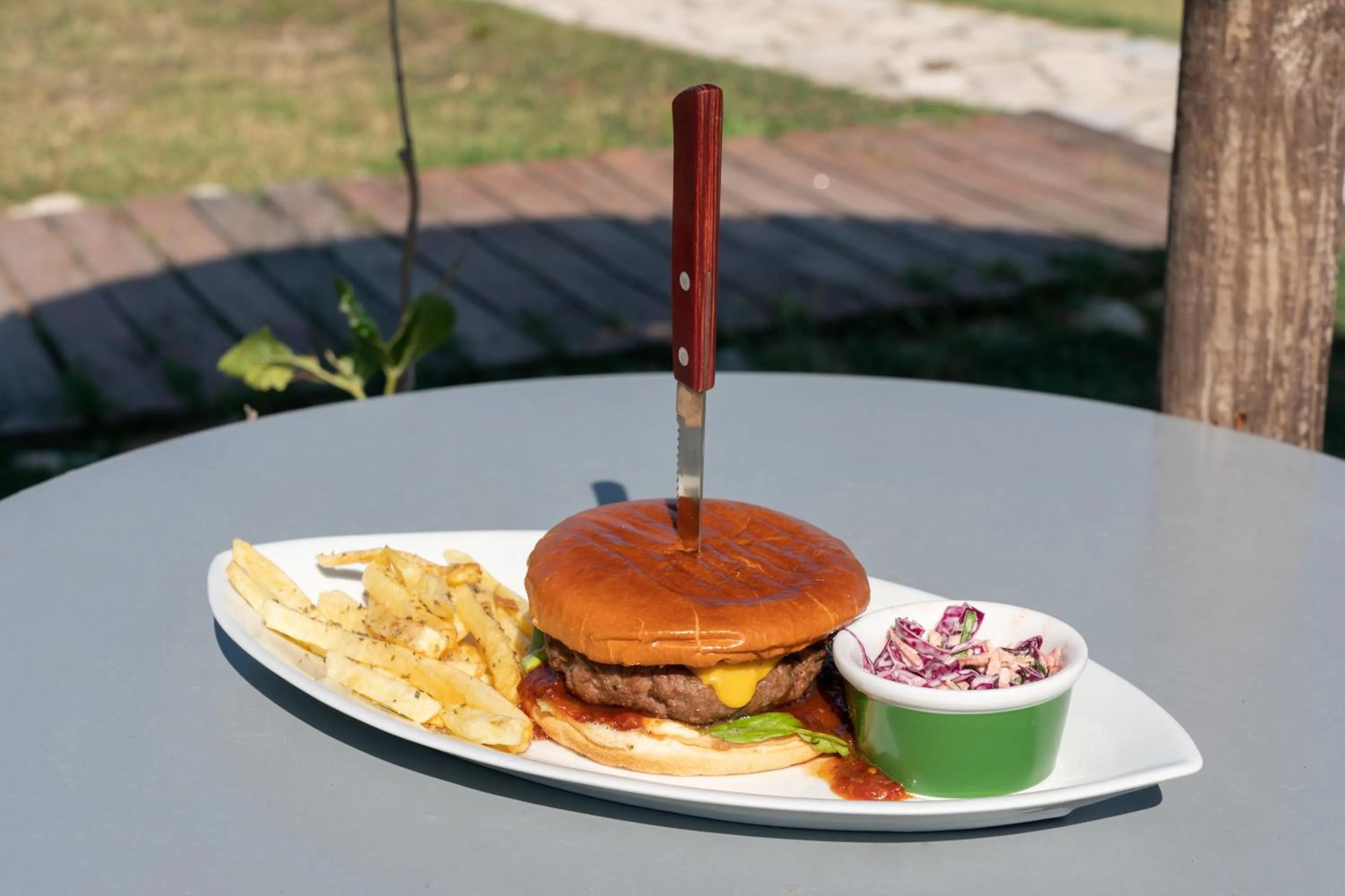 Restaurant/places to eat in Chloe Apartments