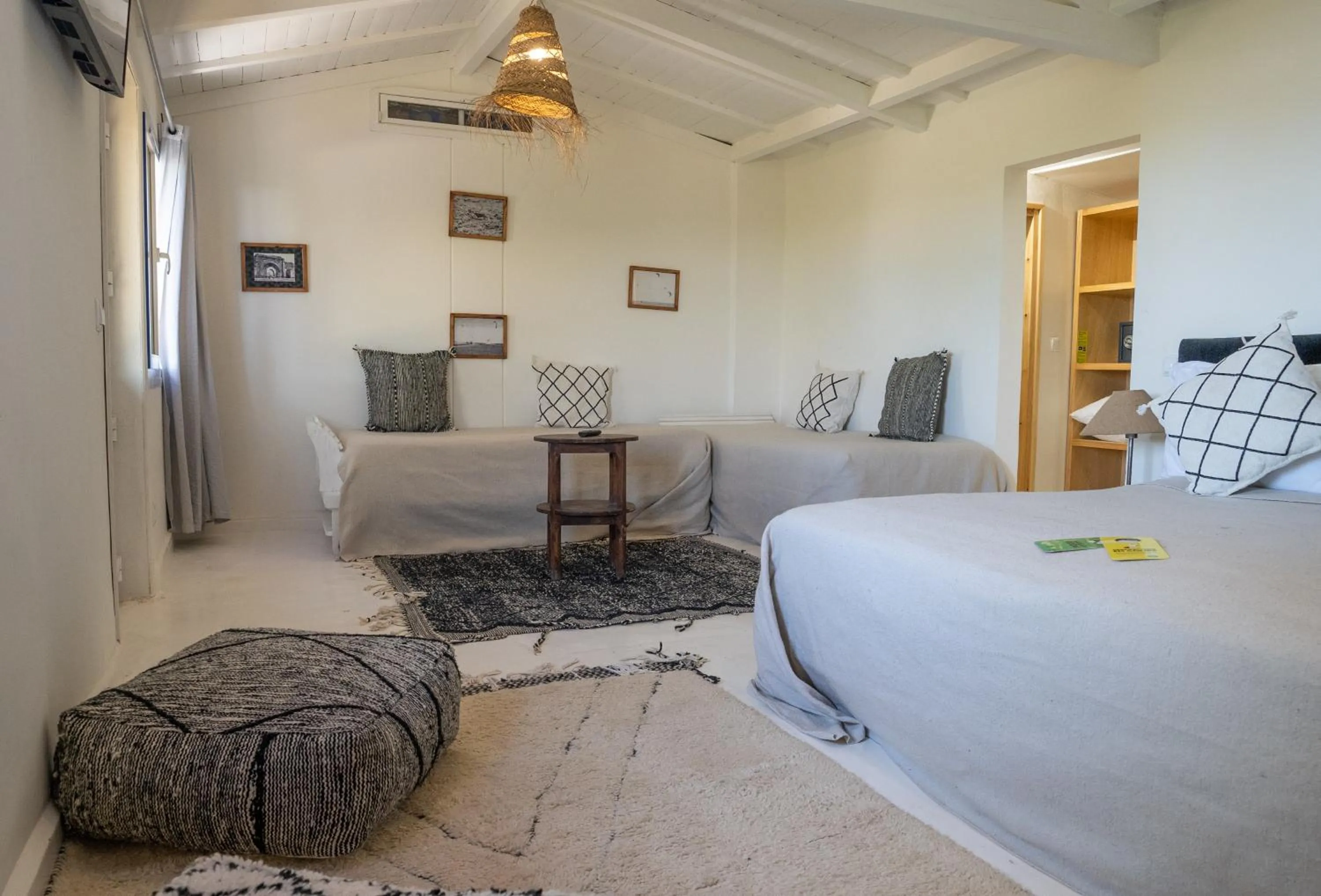 Photo of the whole room, Bed in Dakhla Attitude