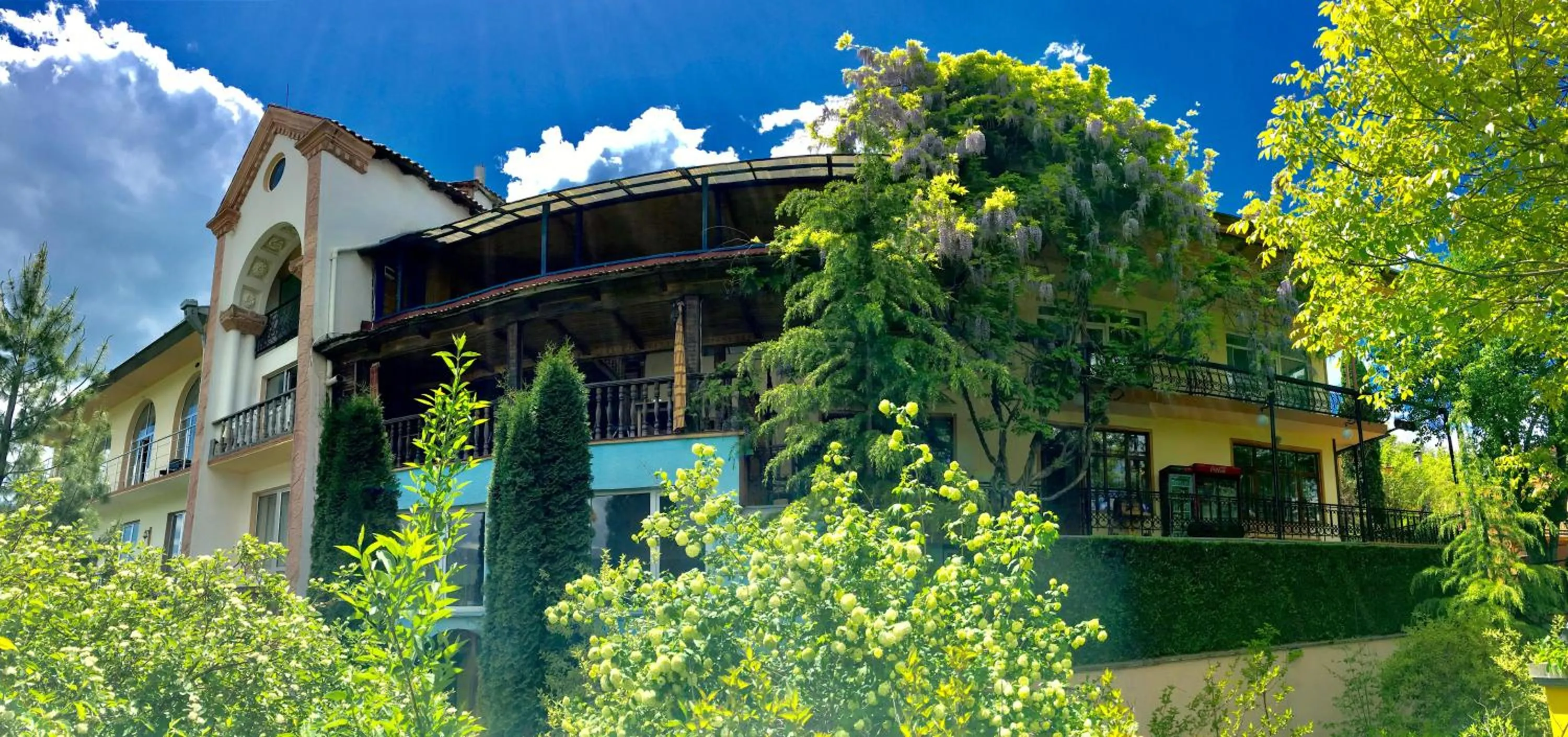 Property building in Casanova Inn - Boutique Hotel