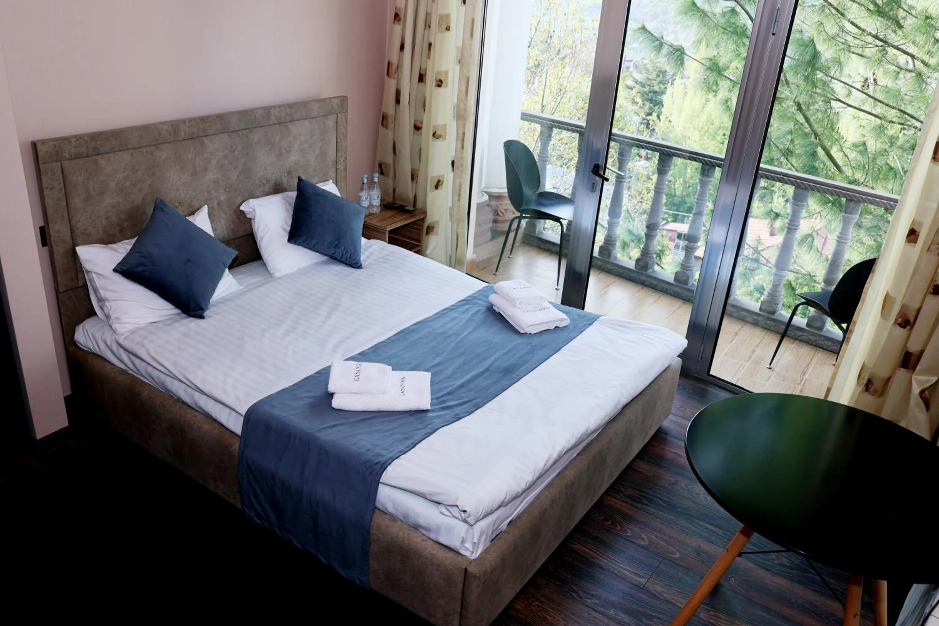 Bed in Casanova Inn - Boutique Hotel