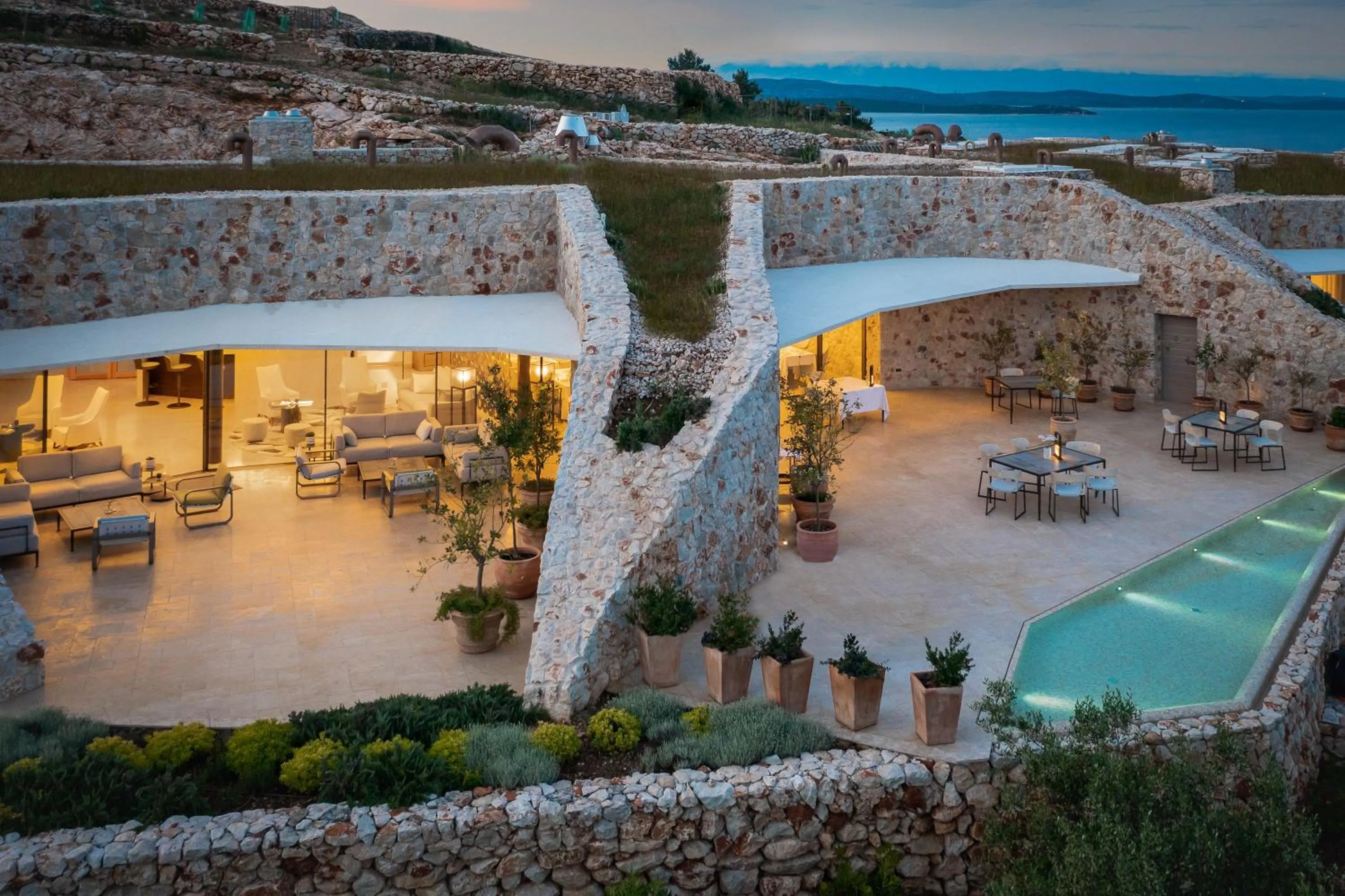 Restaurant/places to eat in Villa Nai 3.3