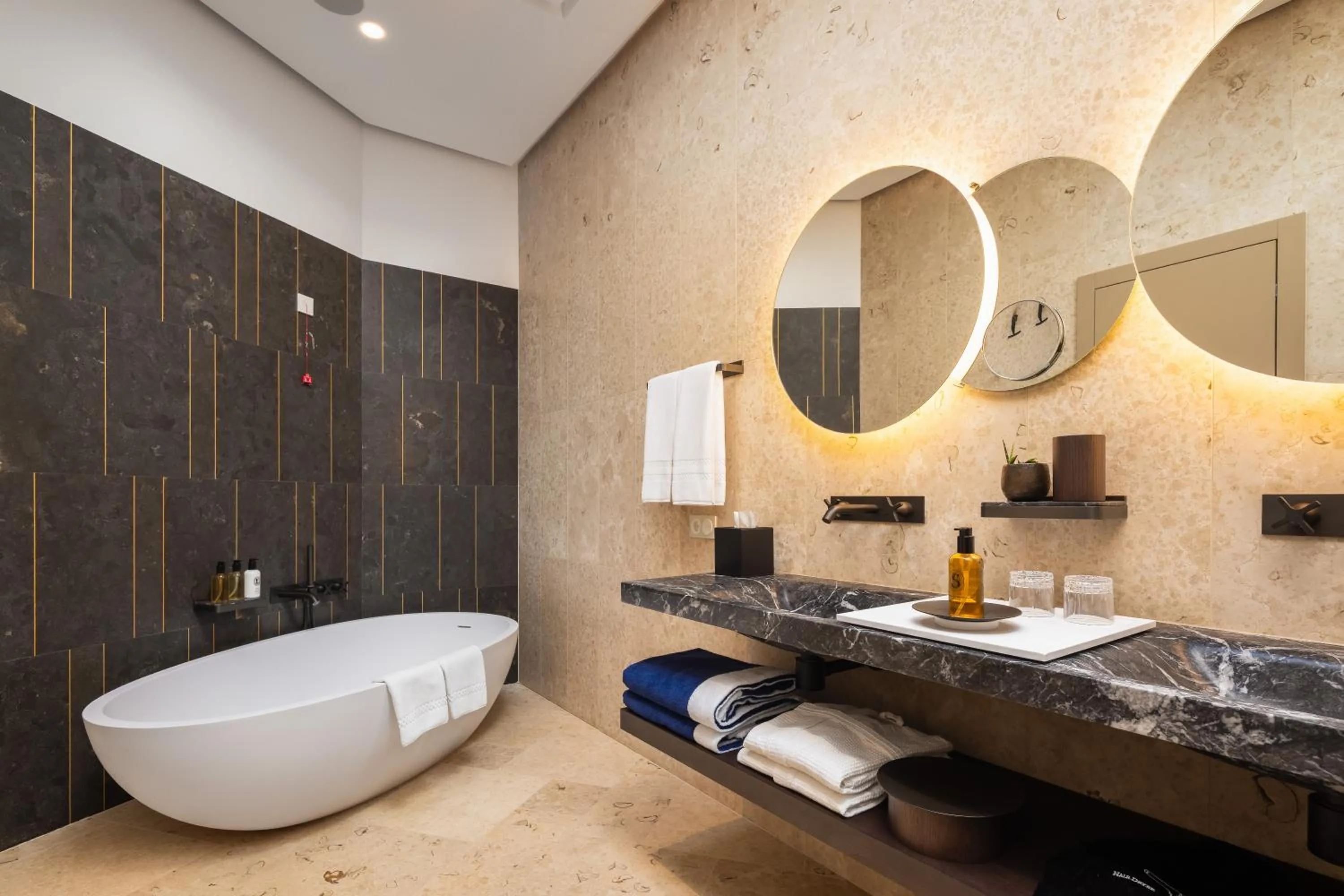 Bath in Villa Nai 3.3