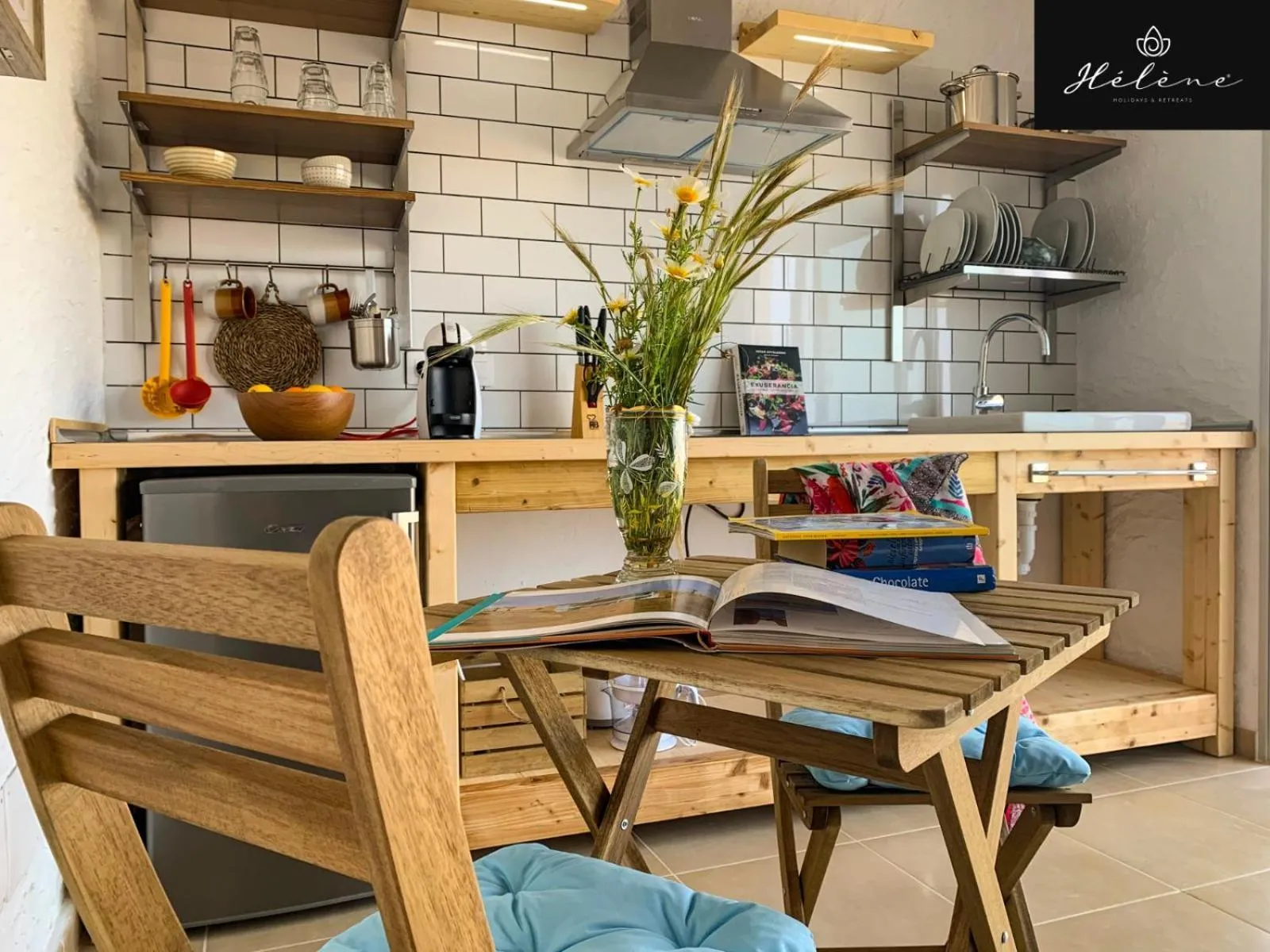 Kitchen or kitchenette in Hélène Holidays - Hotel Boutique