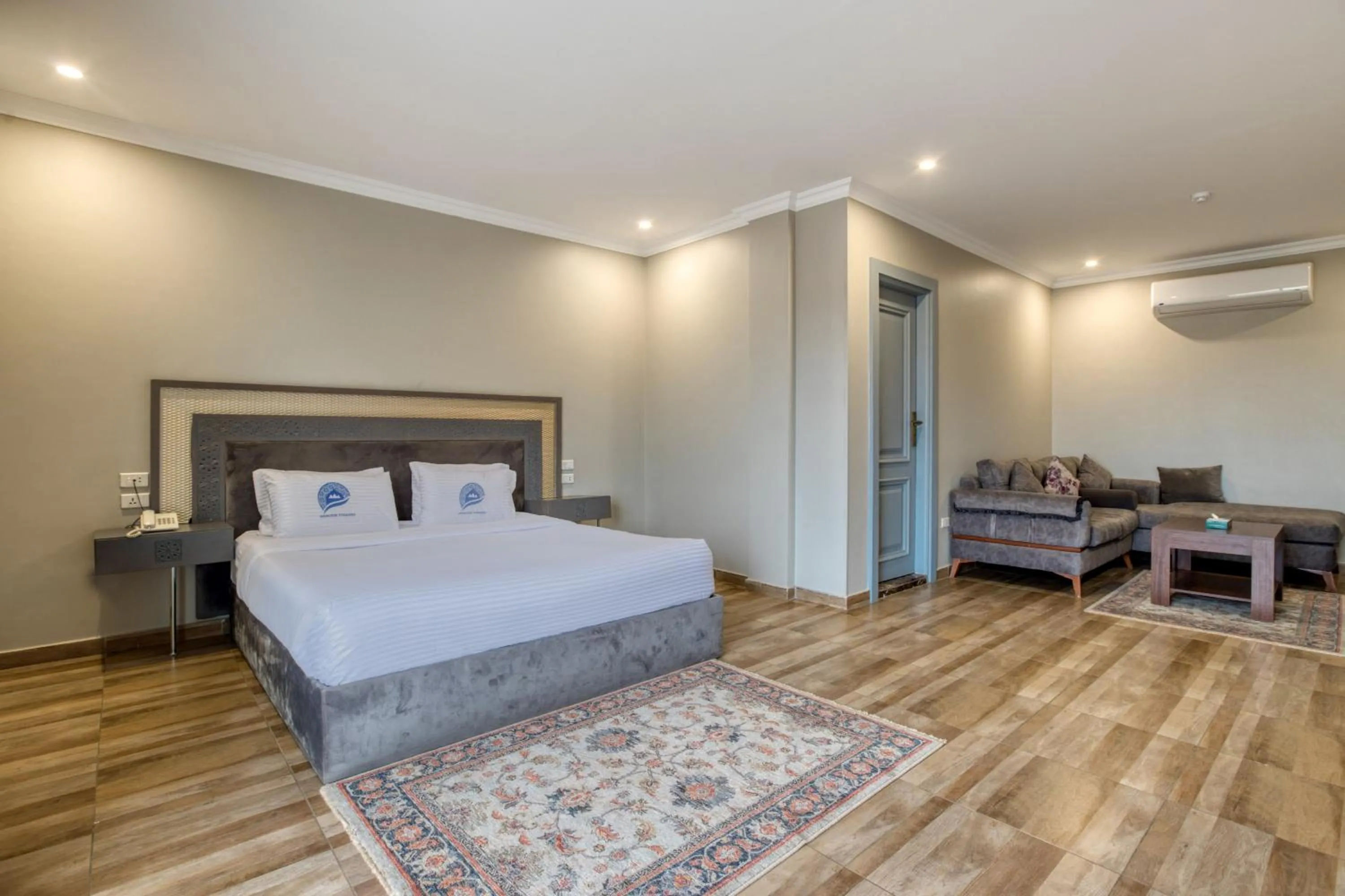 Bed in Mamlouk Pyramids Hotel