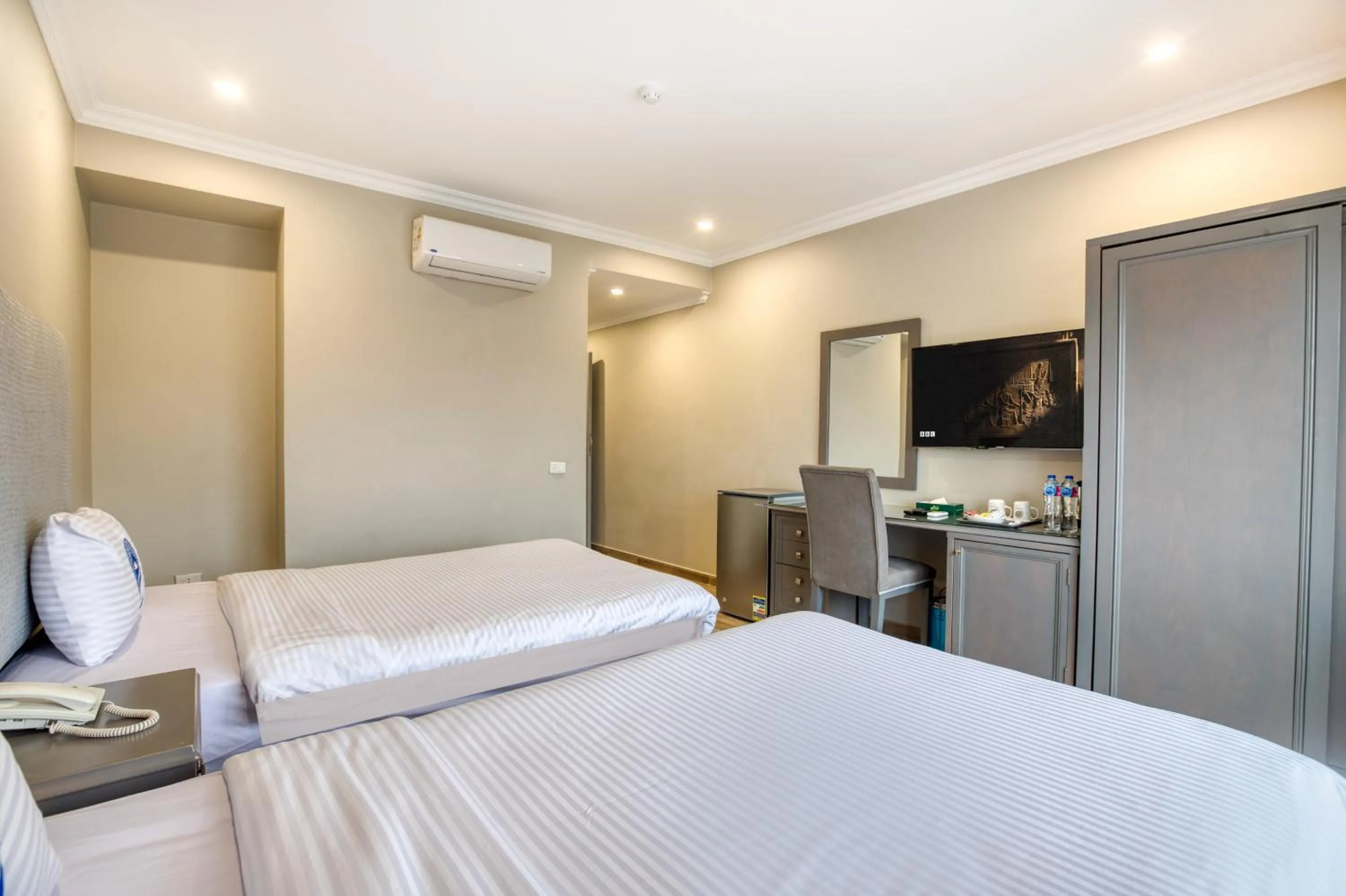 Bedroom, Bed in Mamlouk Pyramids Hotel