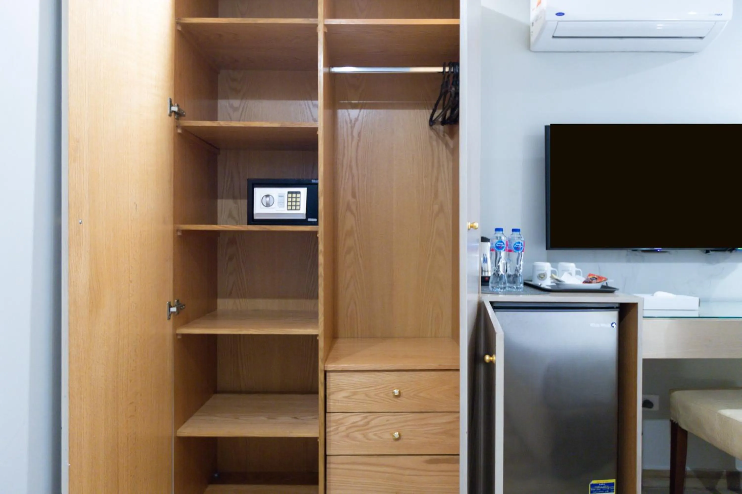 TV and multimedia in Mamlouk Pyramids Hotel