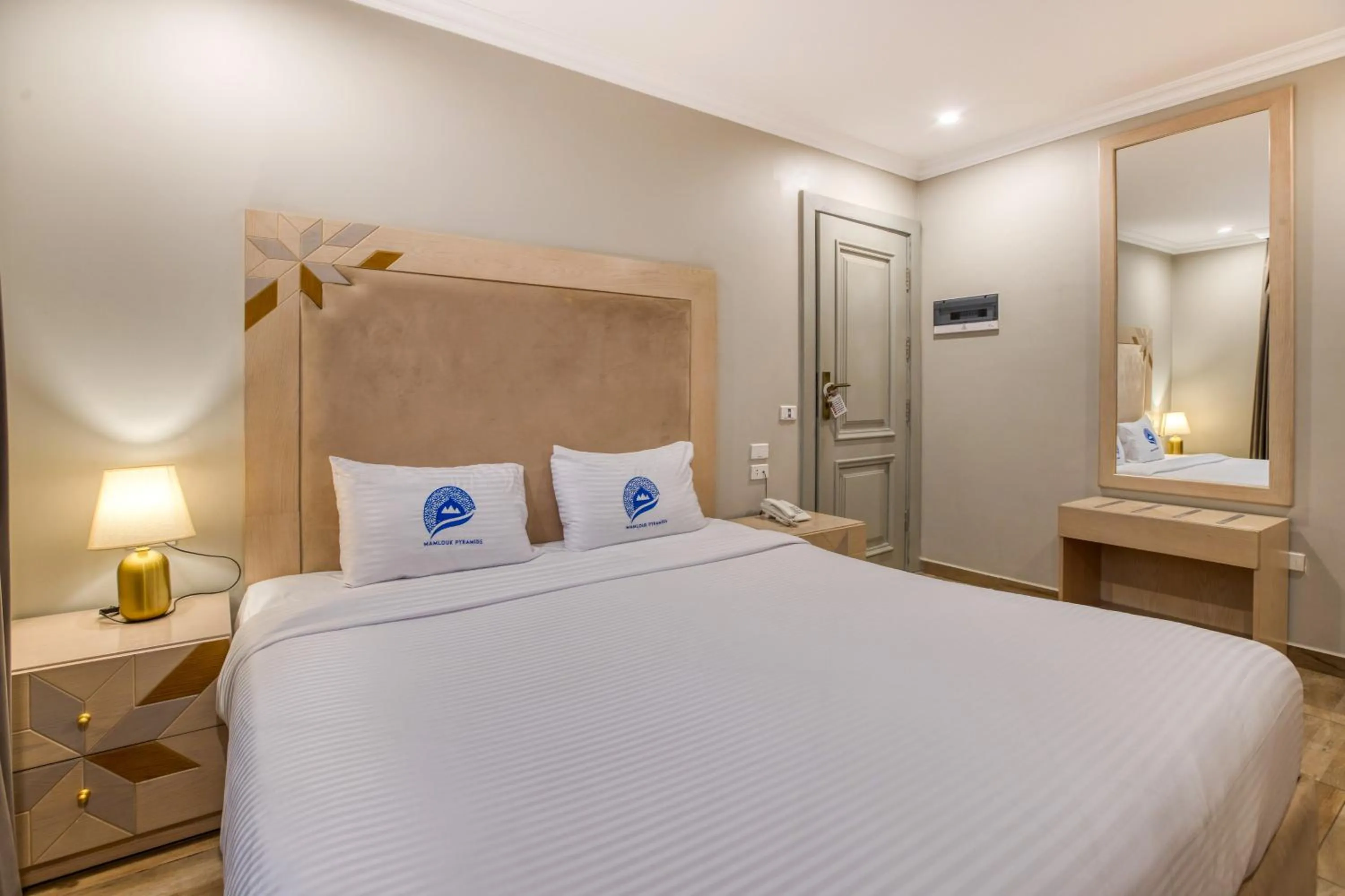Bedroom, Bed in Mamlouk Pyramids Hotel