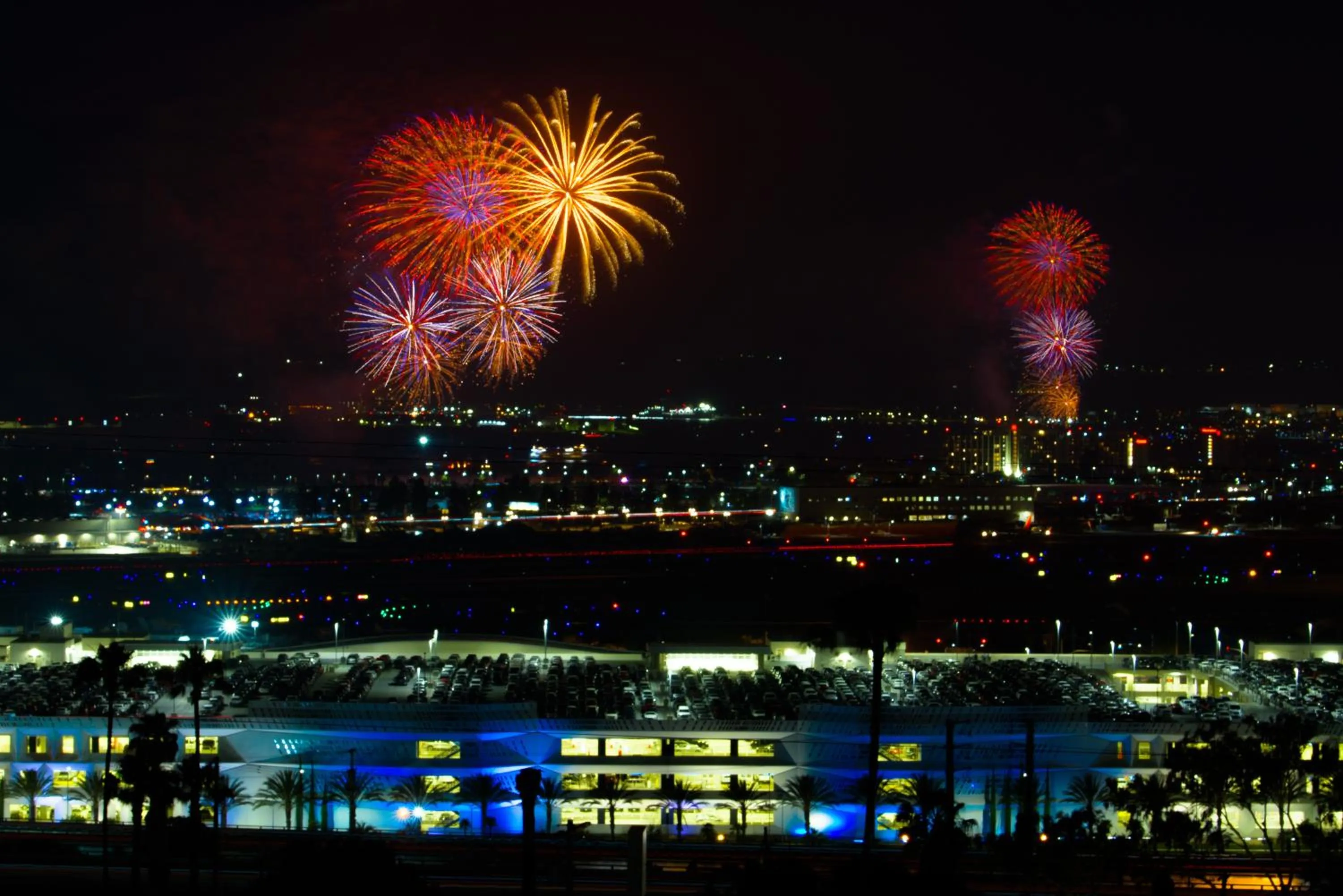 Bird's eye view in 26' SUNDECK OCEAN Panoramic VIEWS with AC Fast WiFi -902Mbps