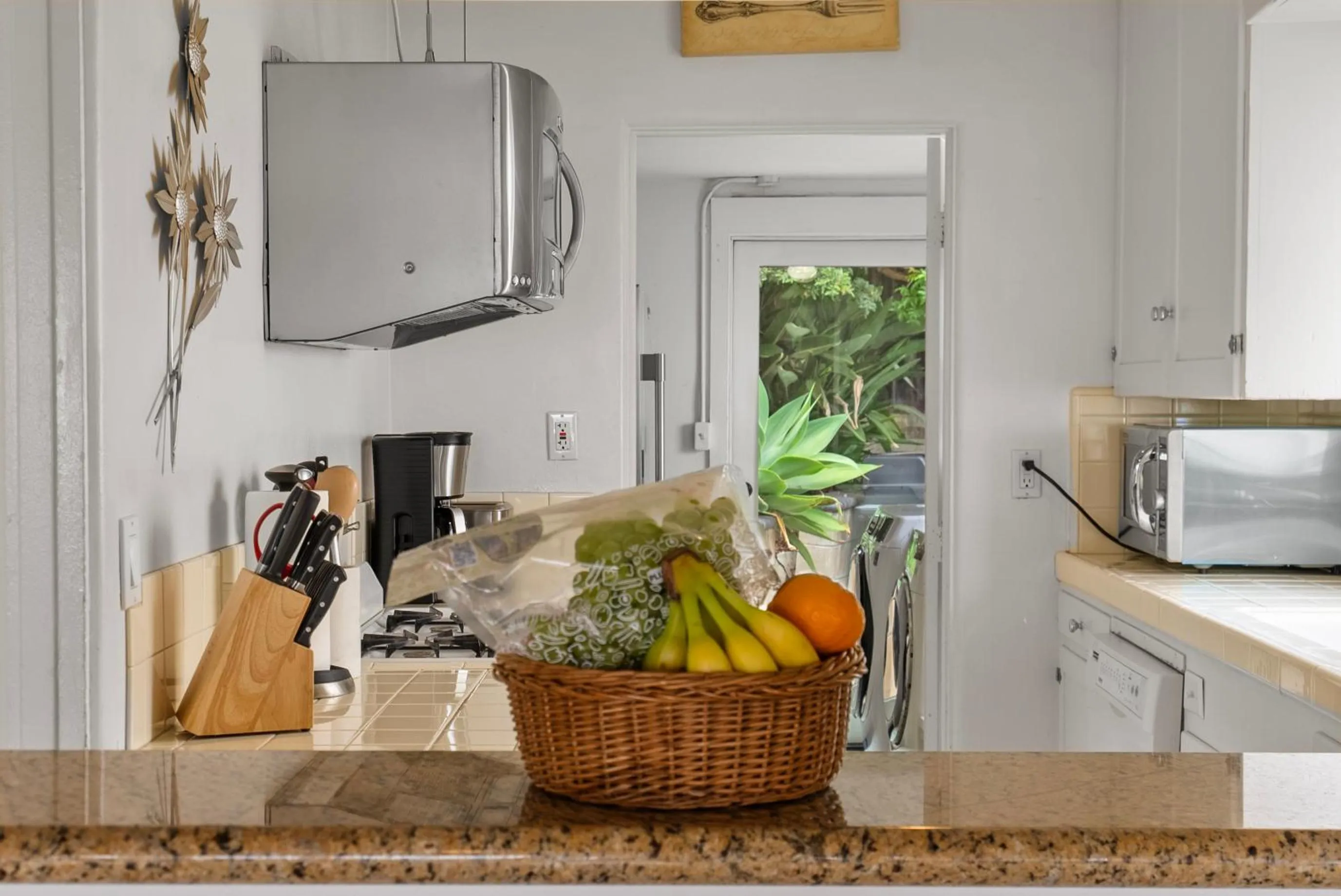 26' SUNDECK OCEAN Panoramic VIEWS with AC Fast WiFi -902Mbps