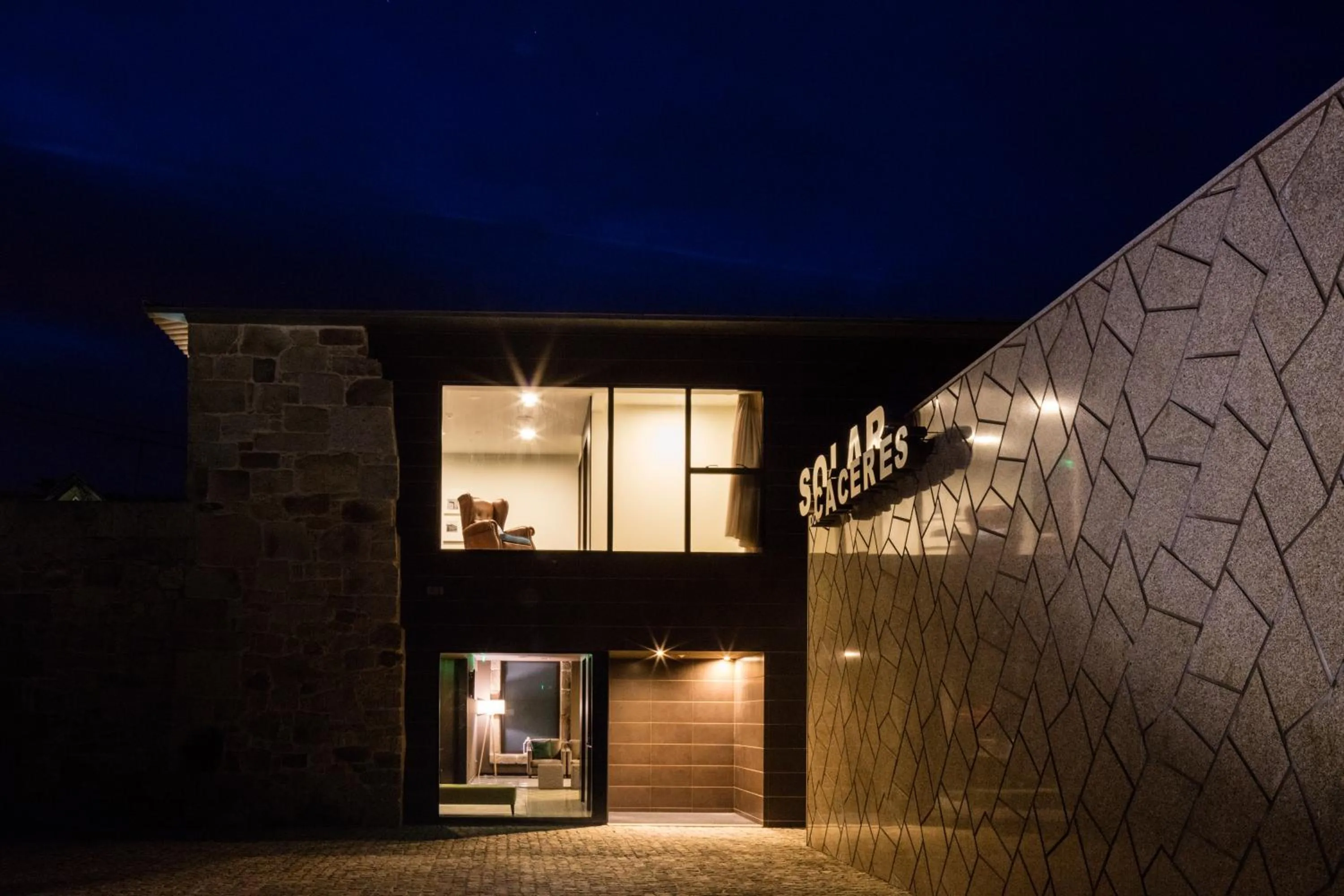 Facade/entrance in Solar Dos Cáceres